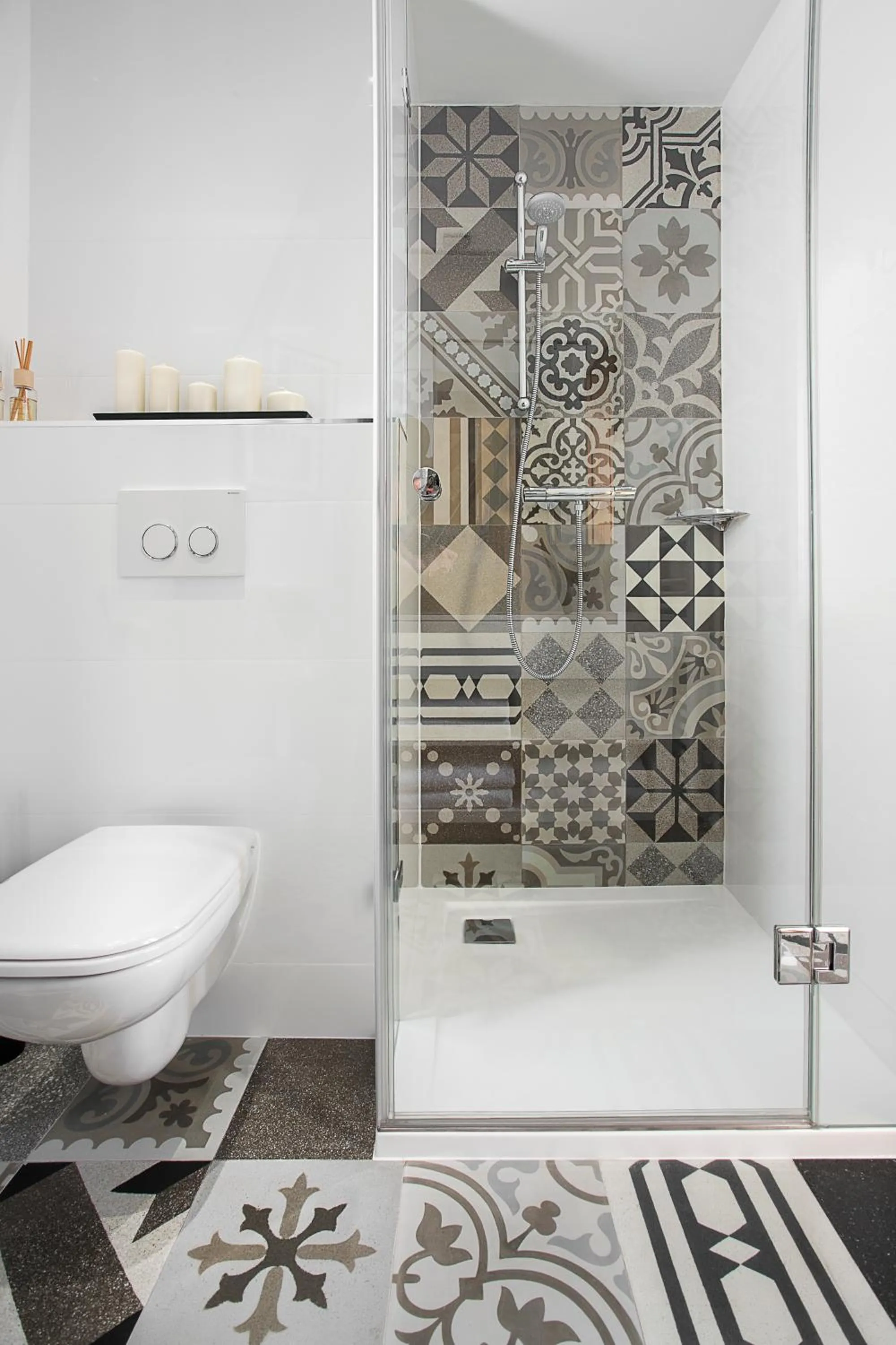 Shower in Brill Budapest Apartments 2