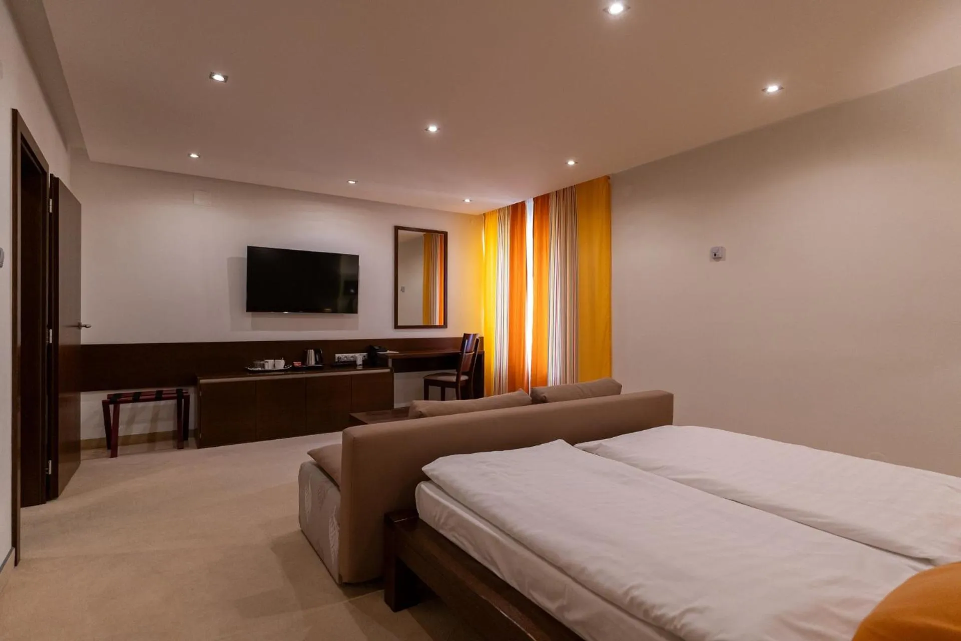 TV and multimedia, Bed in Hotel Arkada