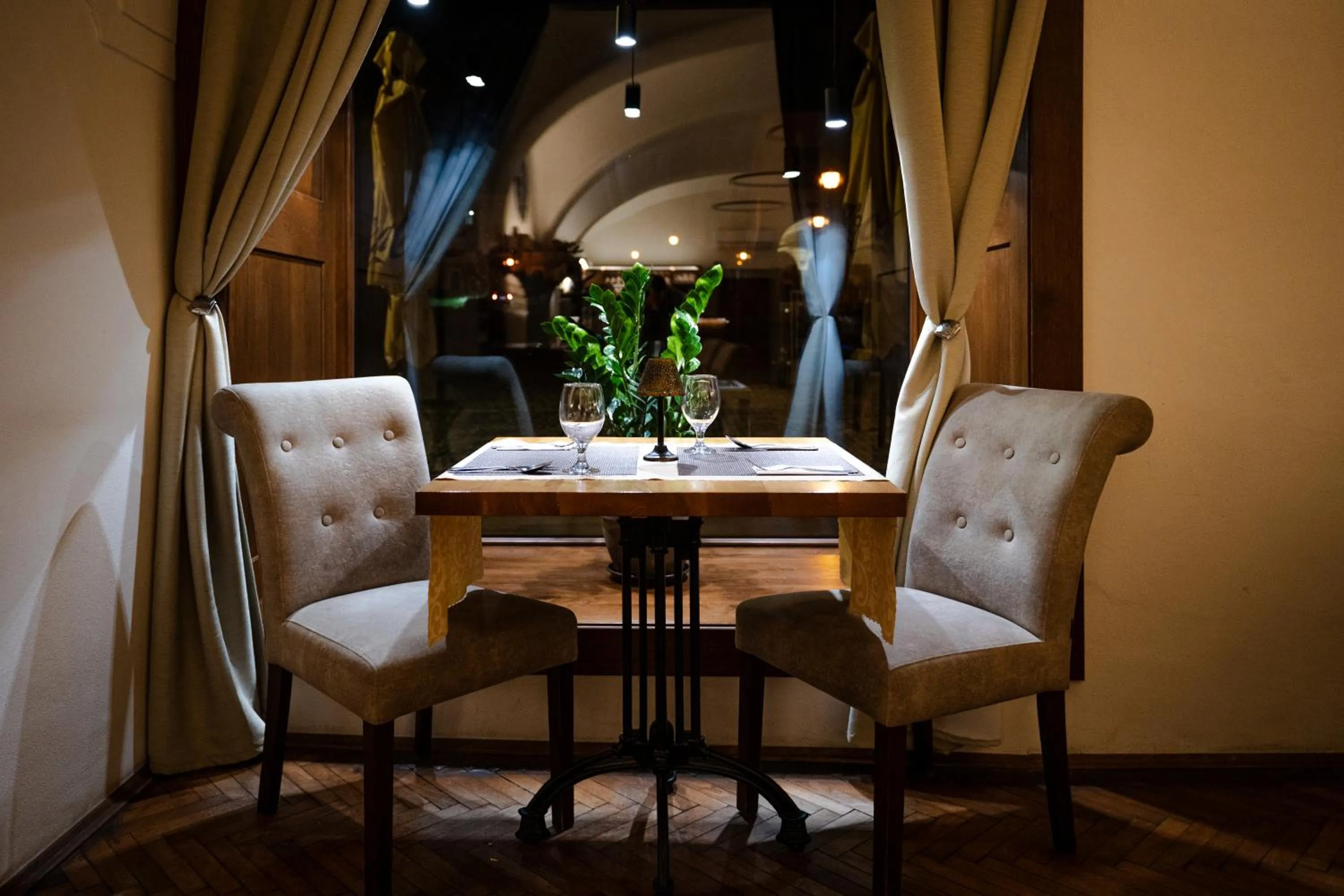 Restaurant/places to eat in Hotel Arkada