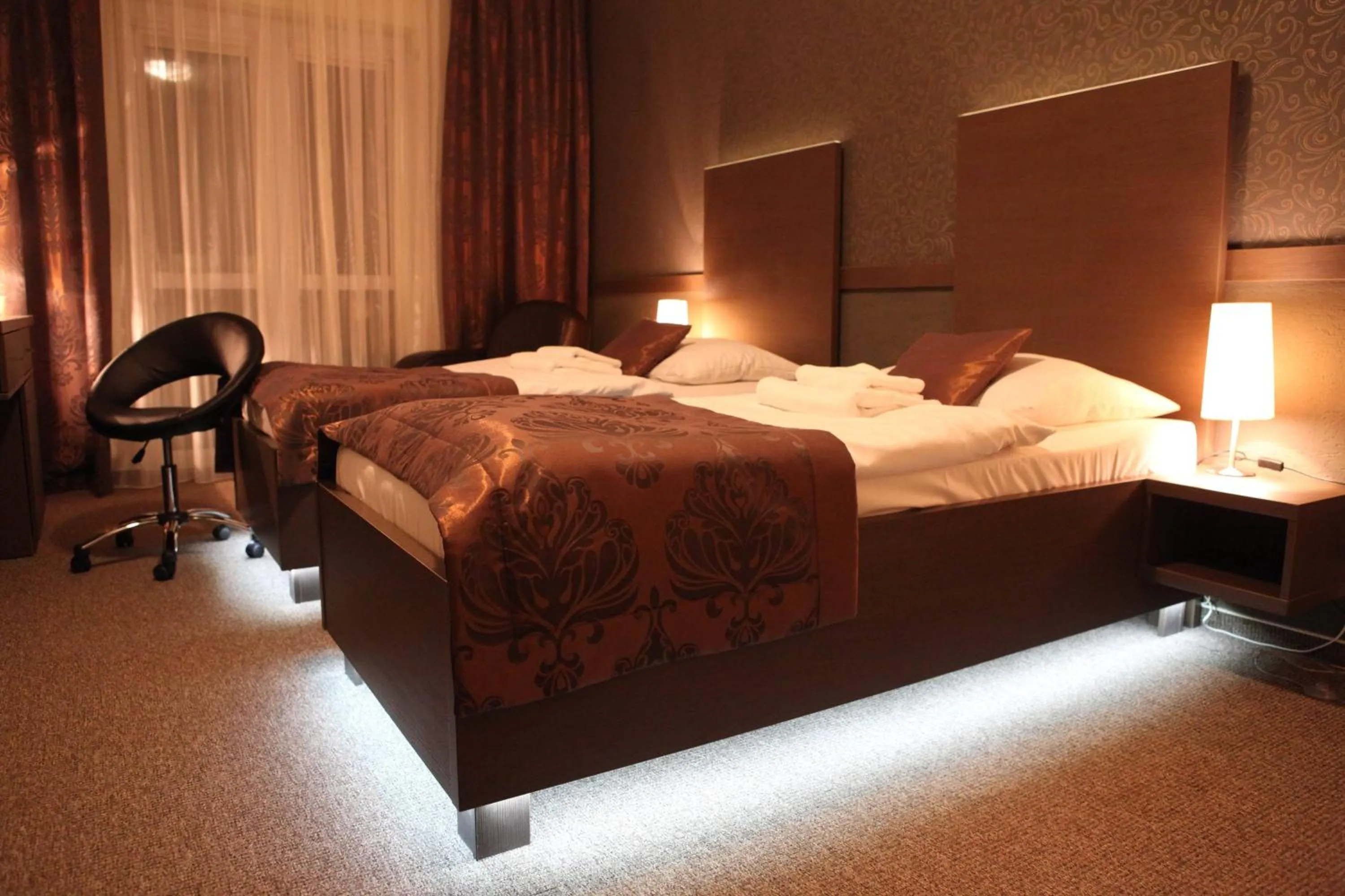 Bed in HOTEL CENTRUM with free parking