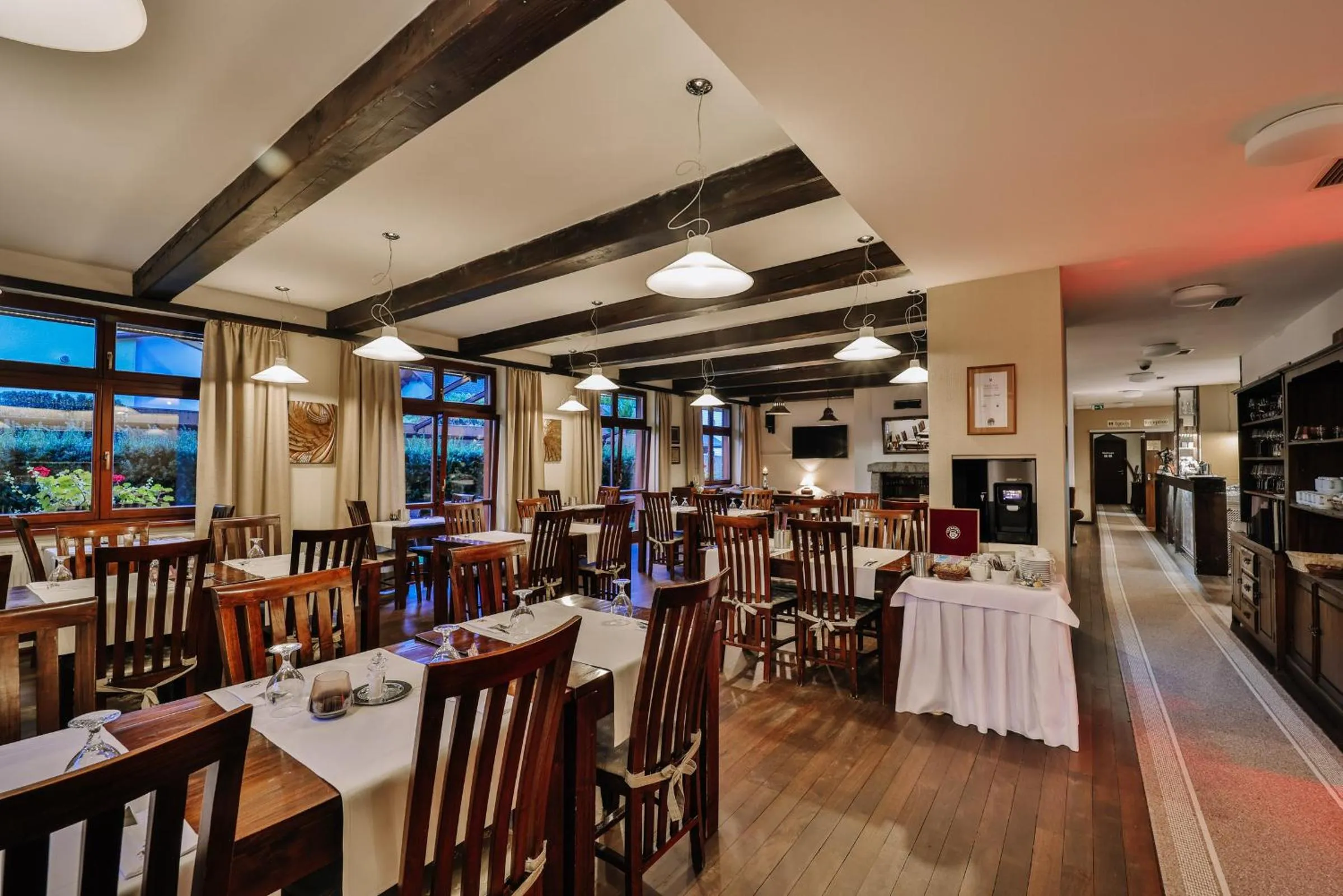 Restaurant/places to eat in Penzion Drak