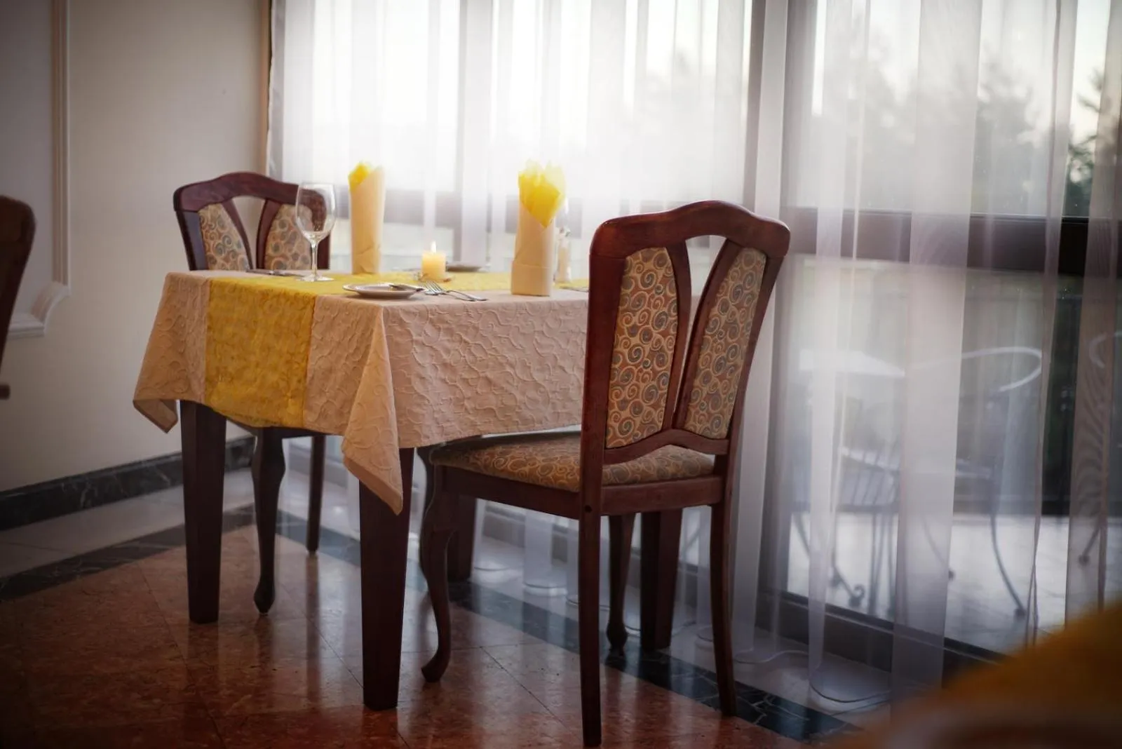 Dining Area in Bellevue Hotel and Resort