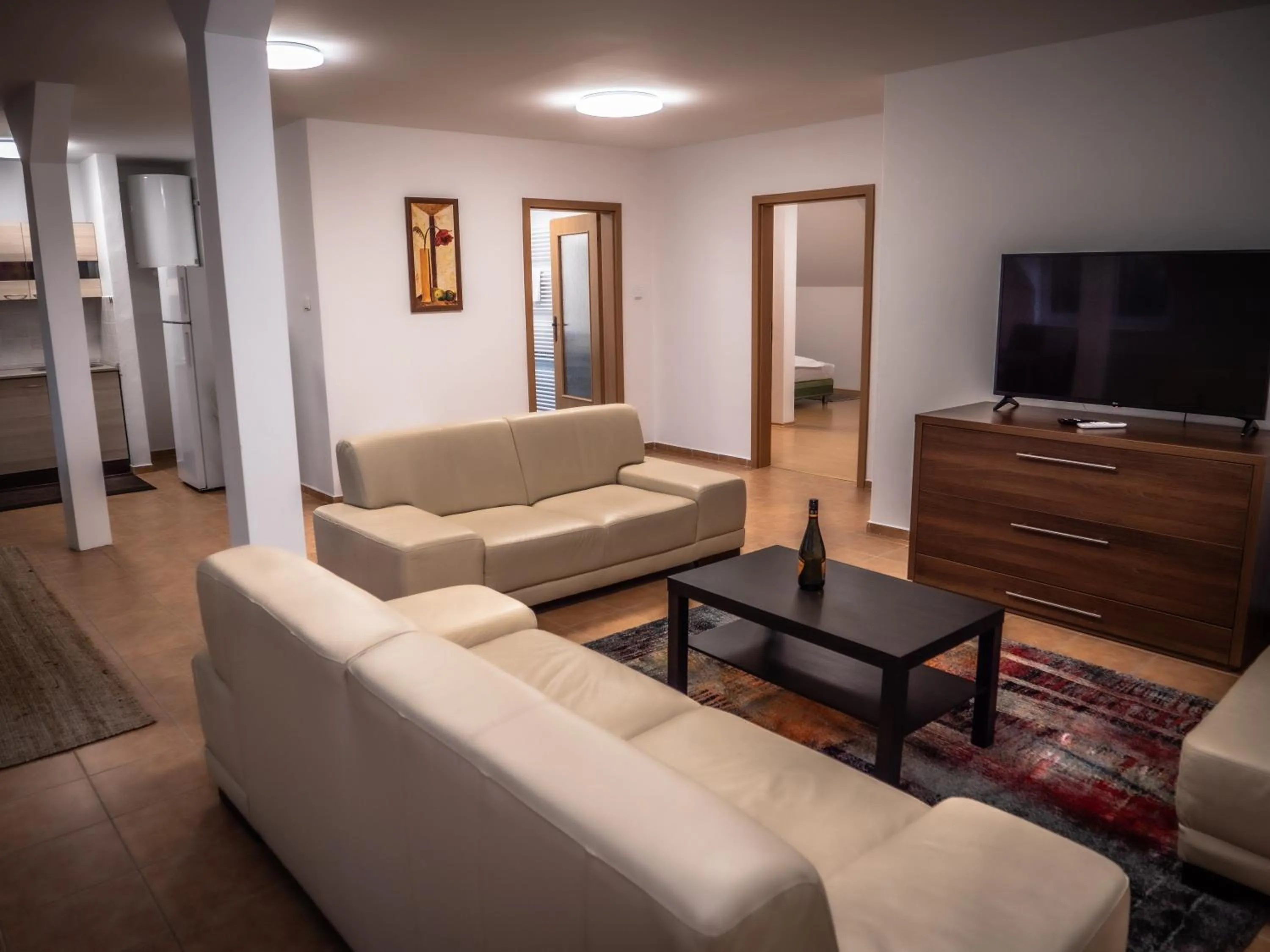 Communal lounge/ TV room in Hotel Novy Kastiel - Self check-in