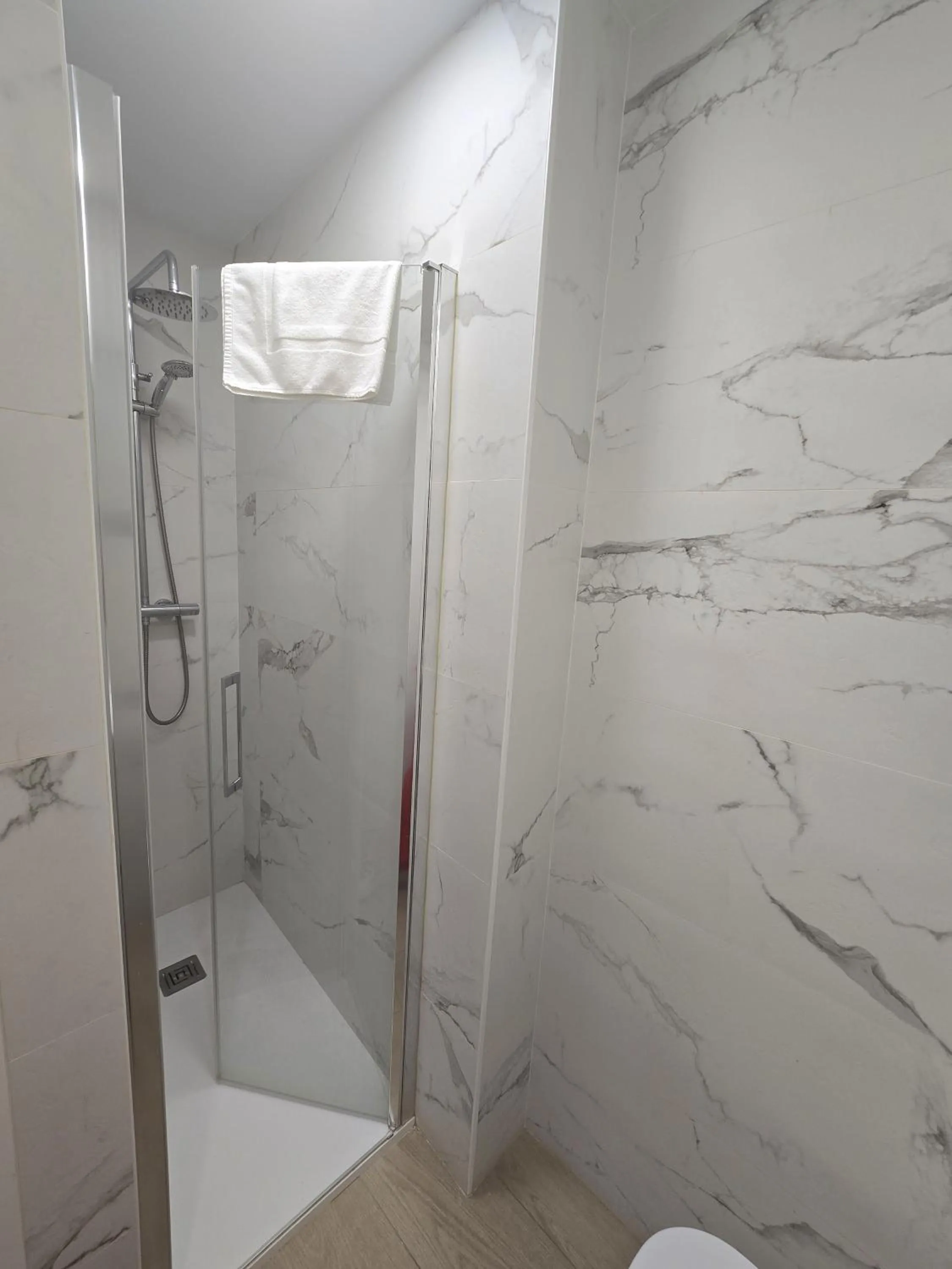 Shower in SM Apartments