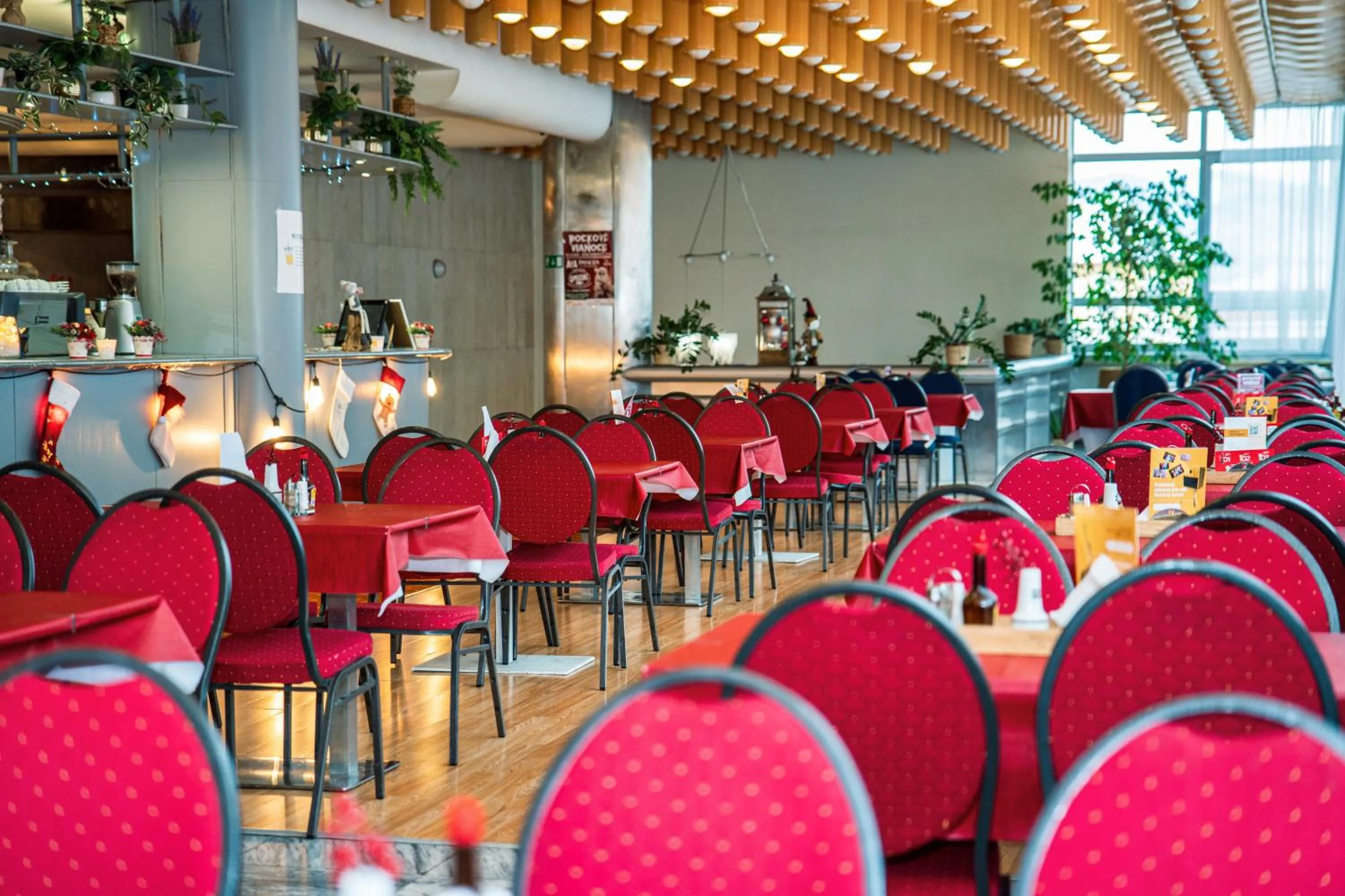 Restaurant/places to eat in Hotel Slovakia