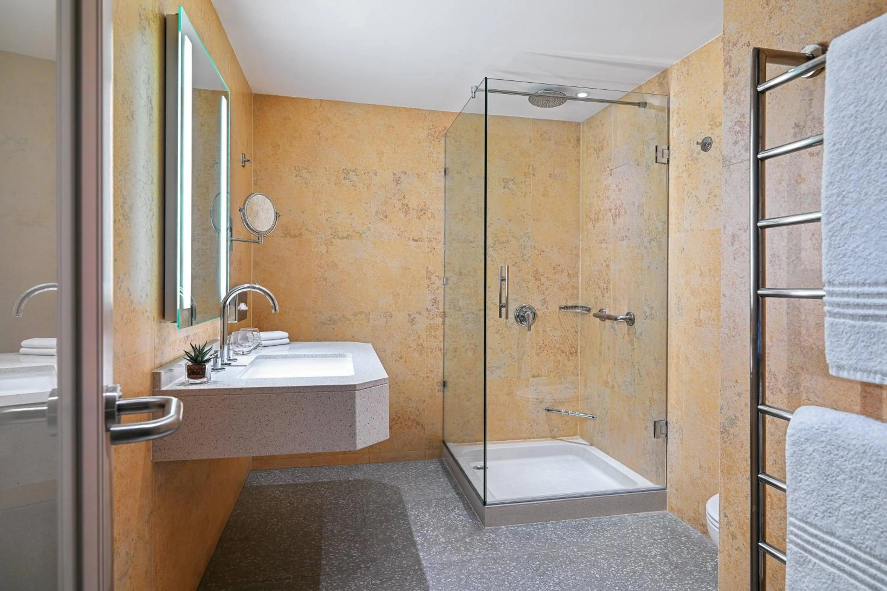 Bathroom in Malta Marriott Resort & Spa