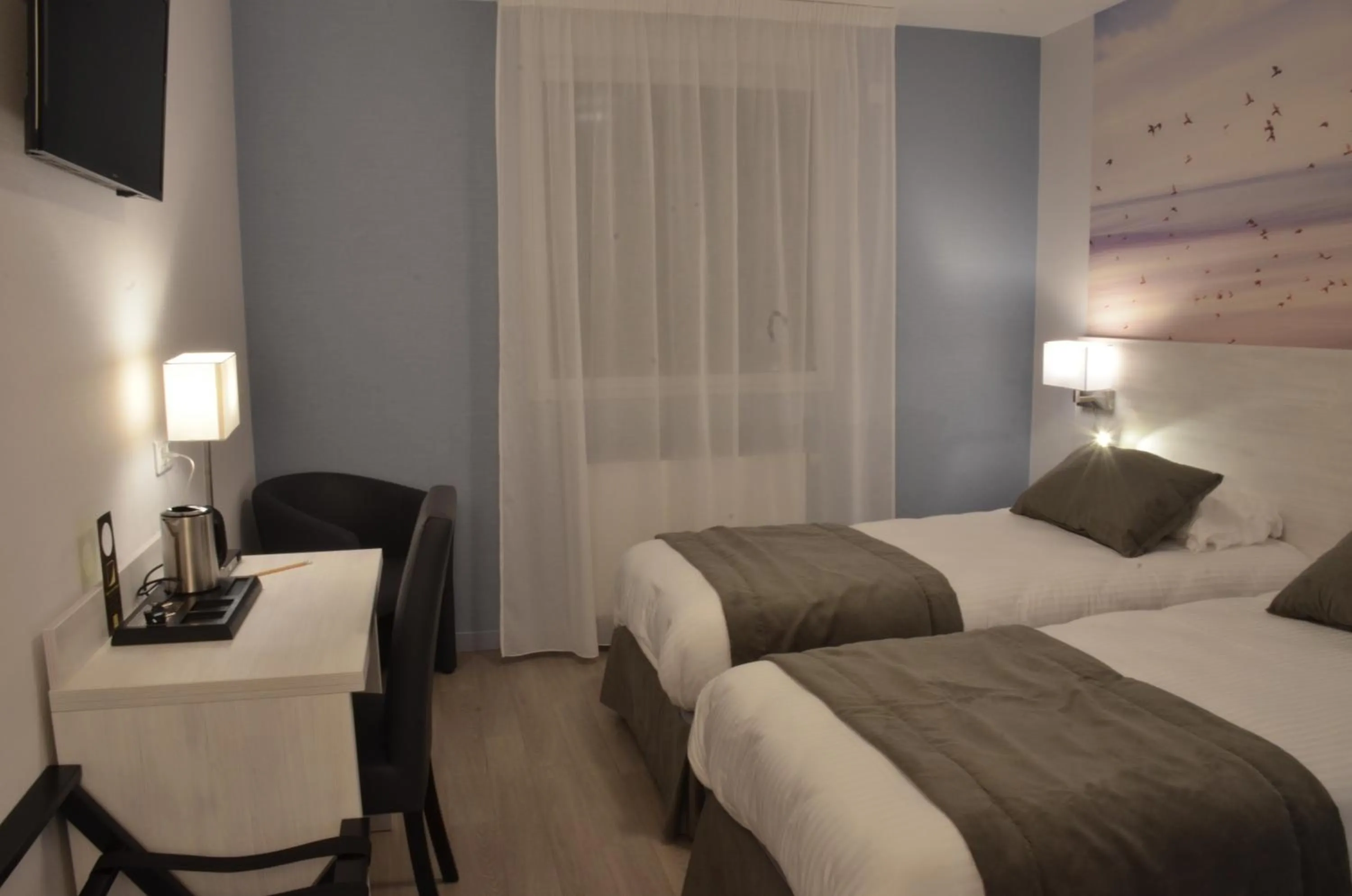 Bedroom, Bed in Logis Hôtel - La Chambre d'Amiens