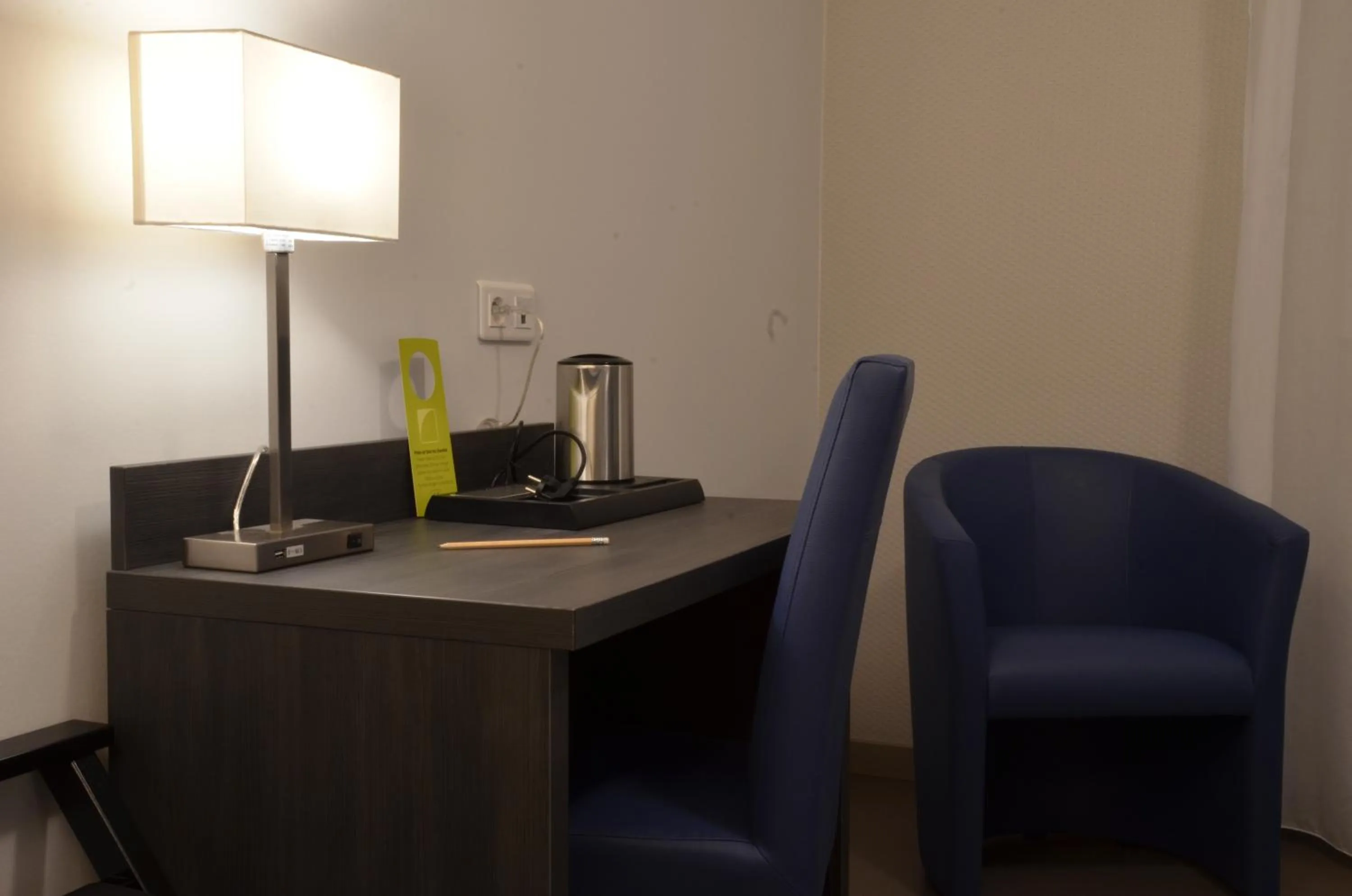 Coffee/tea facilities in Logis Hôtel - La Chambre d'Amiens