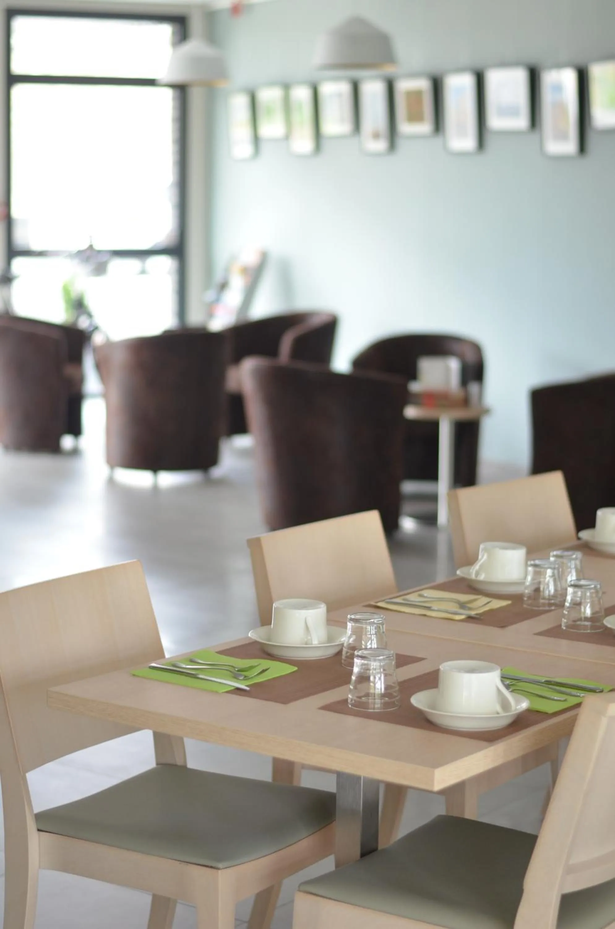 Restaurant/places to eat in Logis Hôtel - La Chambre d'Amiens