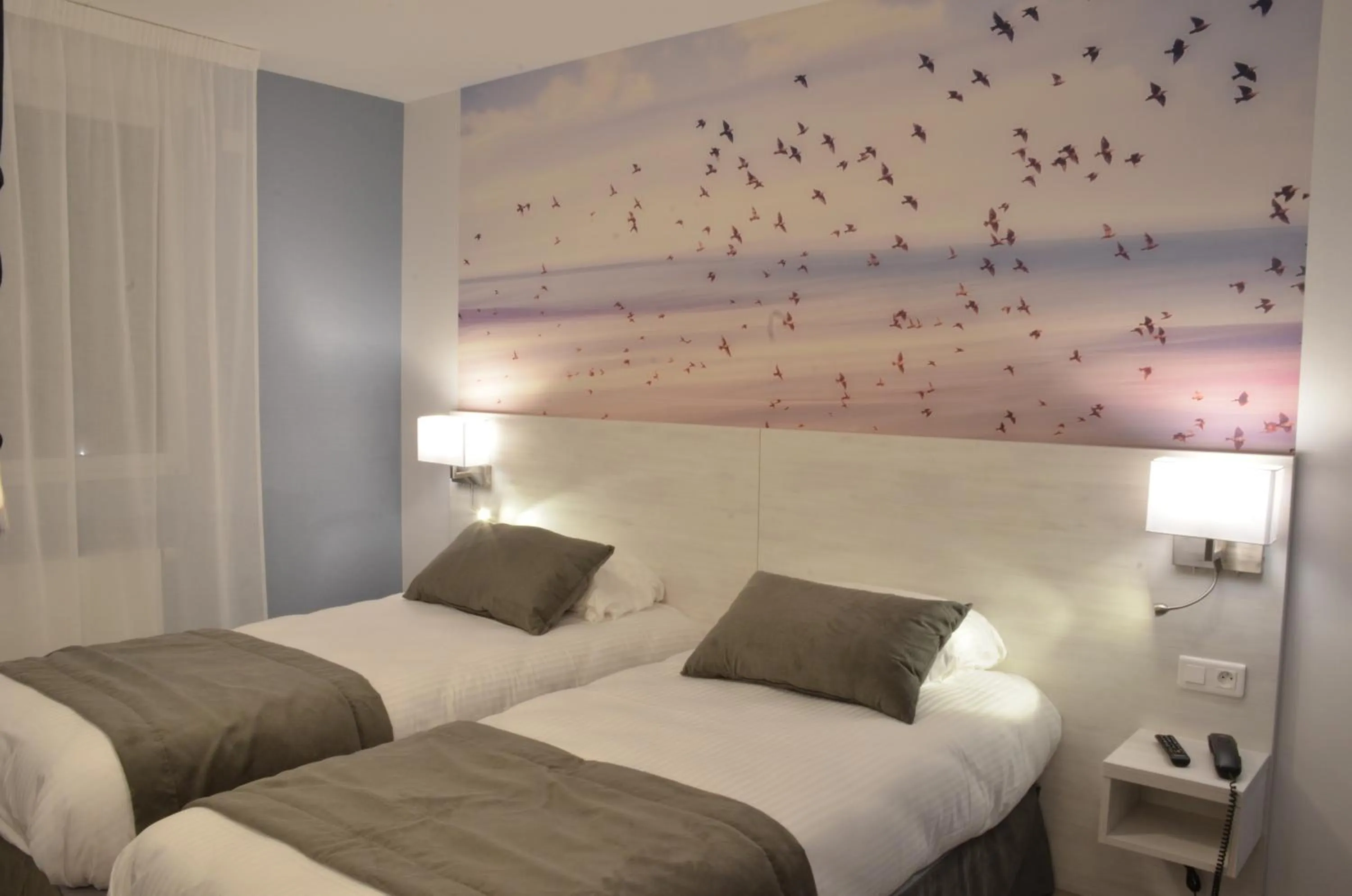 Bedroom, Bed in Logis Hôtel - La Chambre d'Amiens