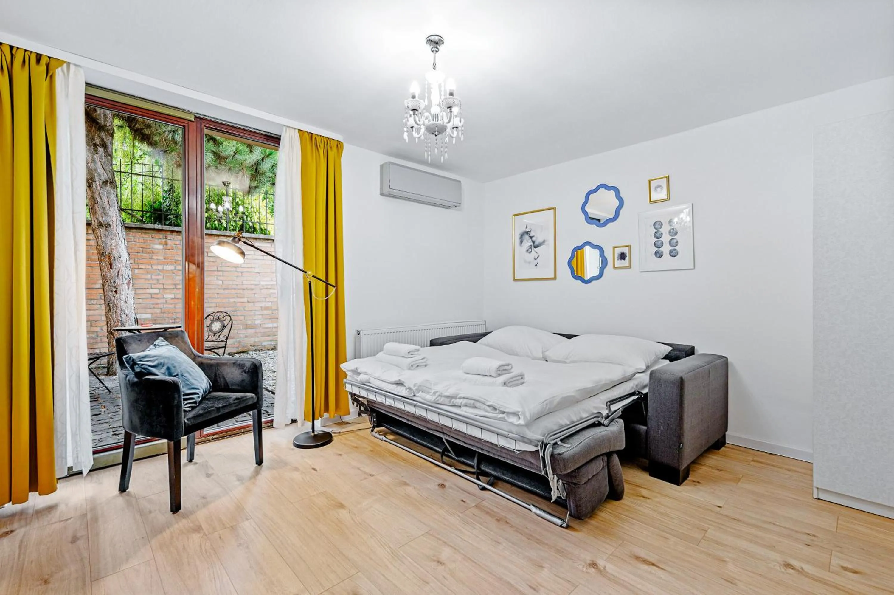 Living room, Bed in Garni Hotel VIRGO