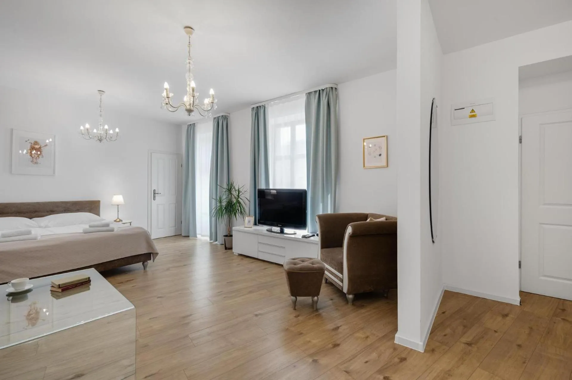 Living room, Bed in Garni Hotel VIRGO