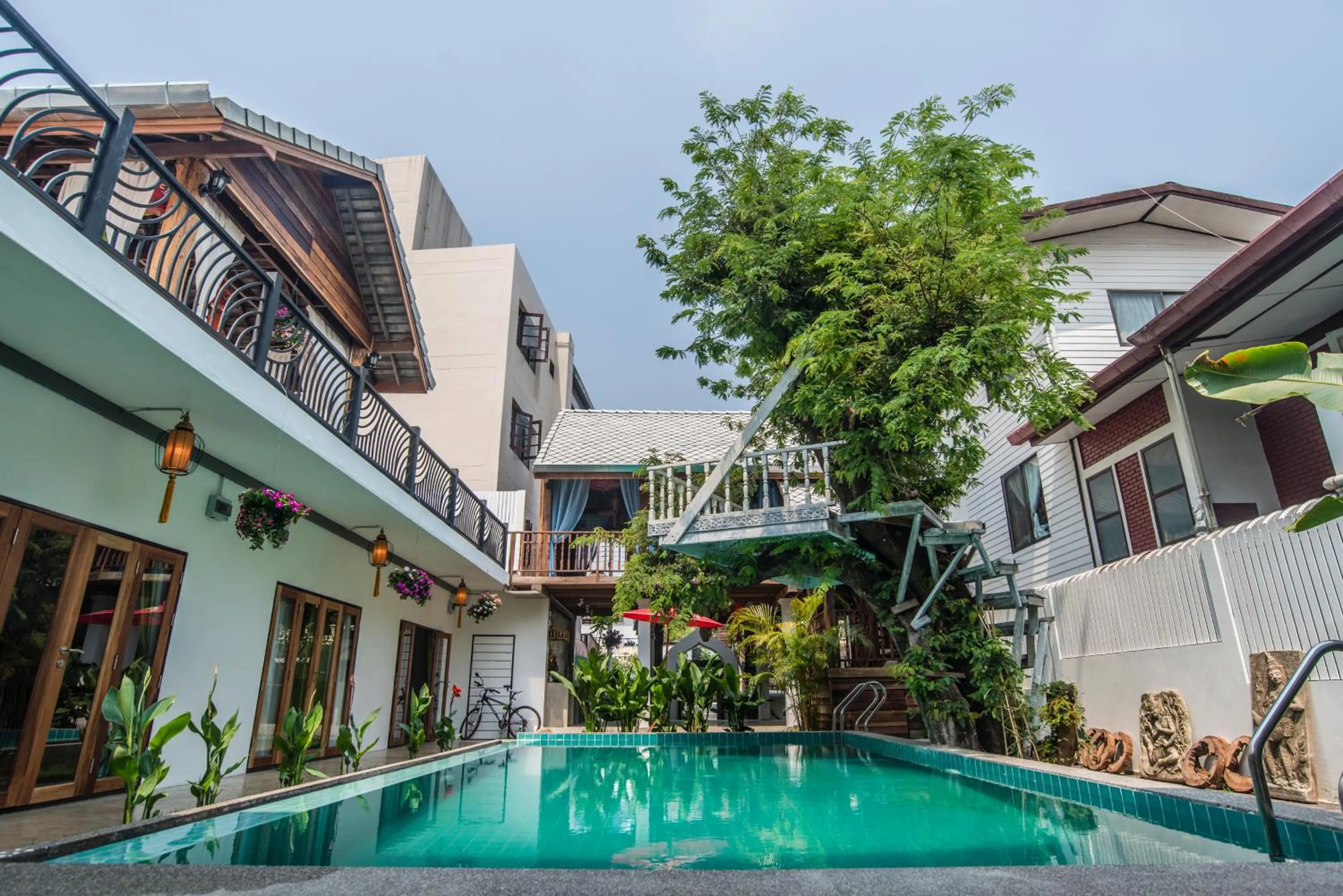 Pool view in Garden Yard Inn Chiangmai