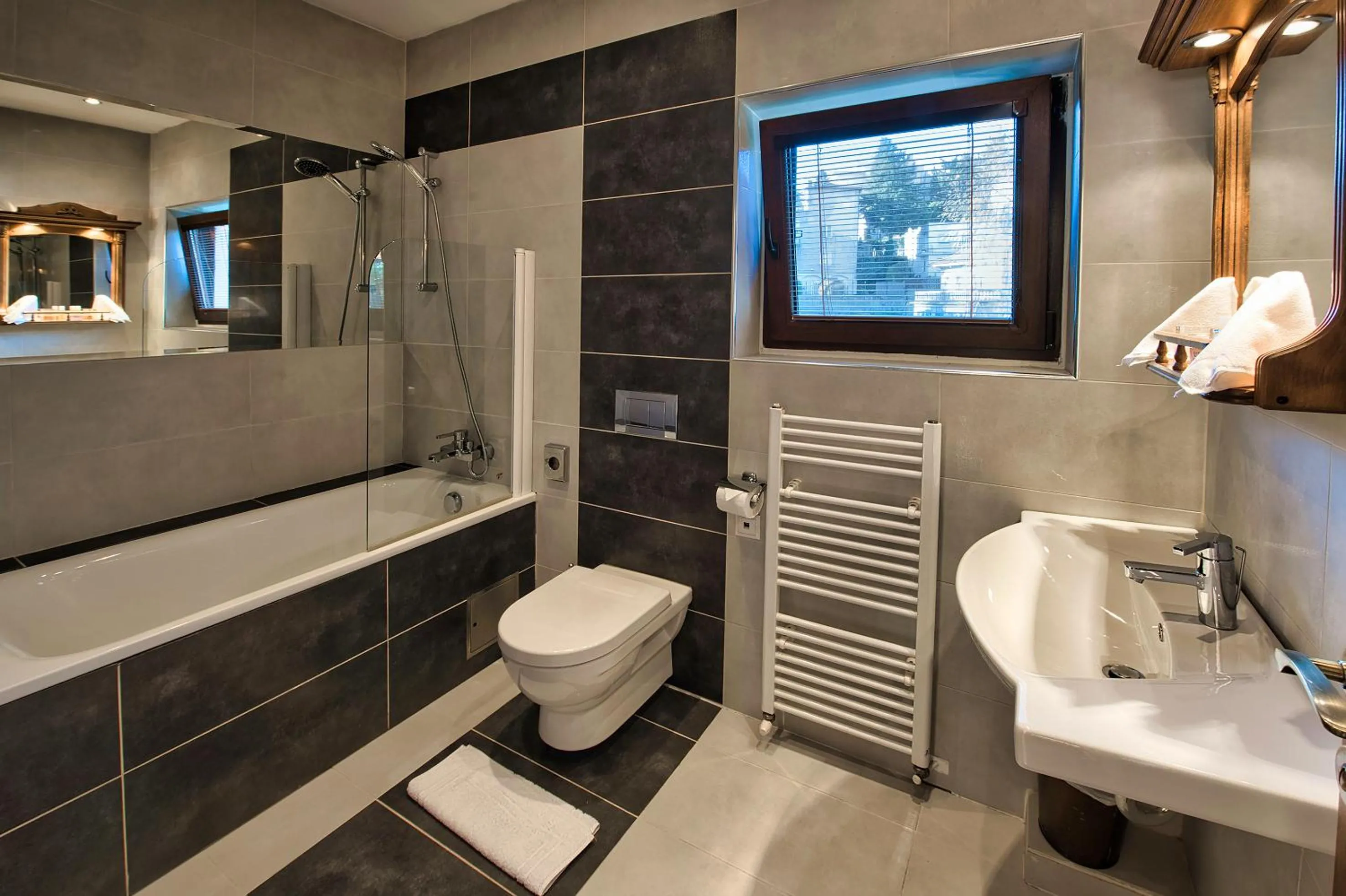 Bathroom in Royal Suite in Villa No 16