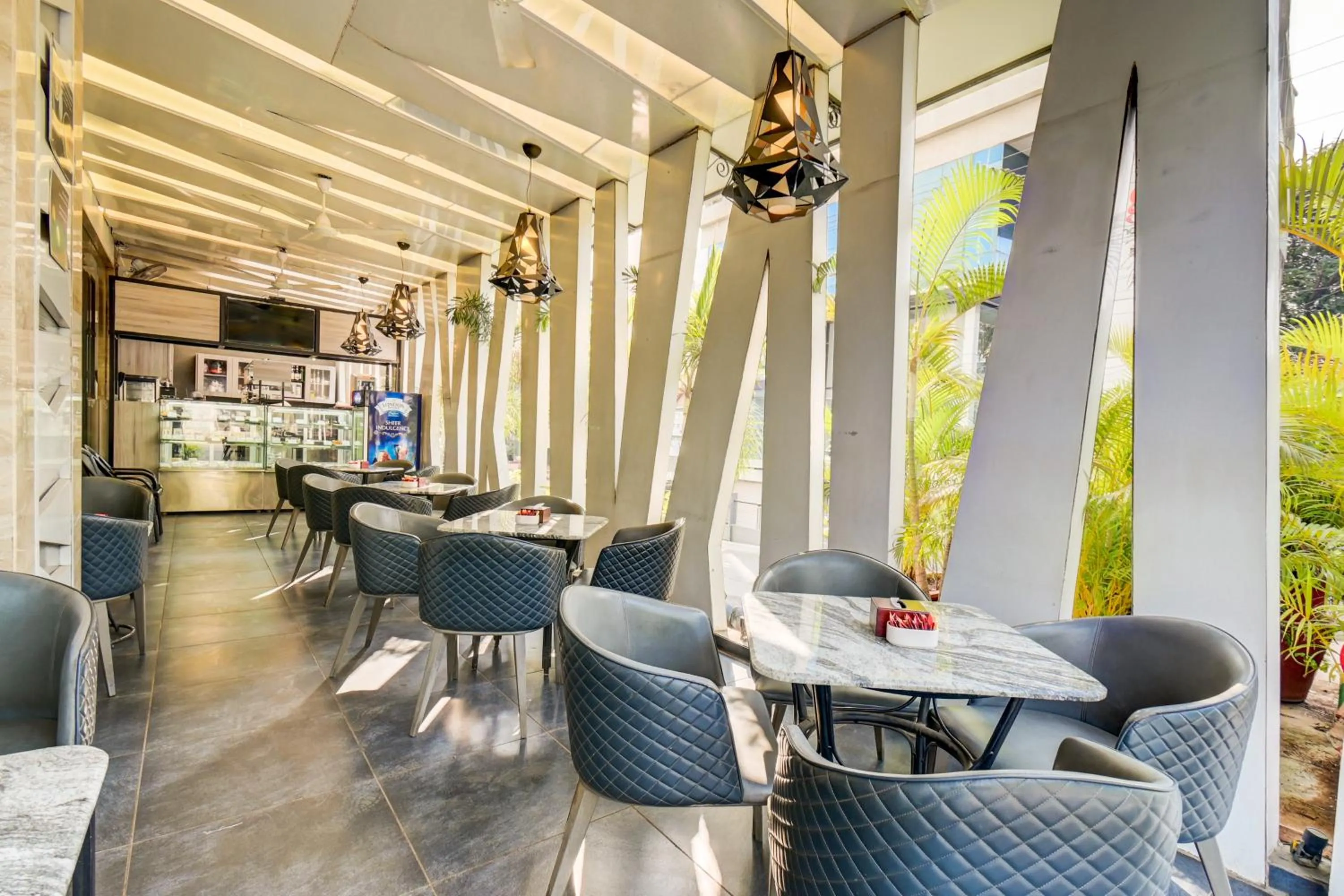 Restaurant/places to eat in The SSK Solitaire Hotel & Banquets