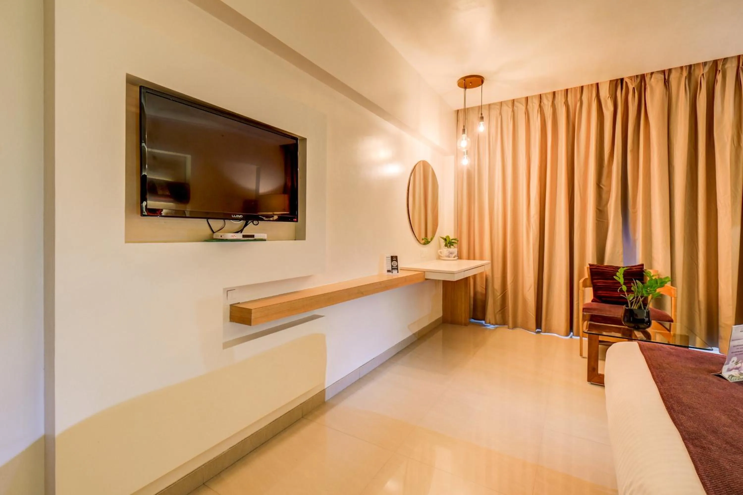 TV and multimedia in The SSK Solitaire Hotel & Banquets