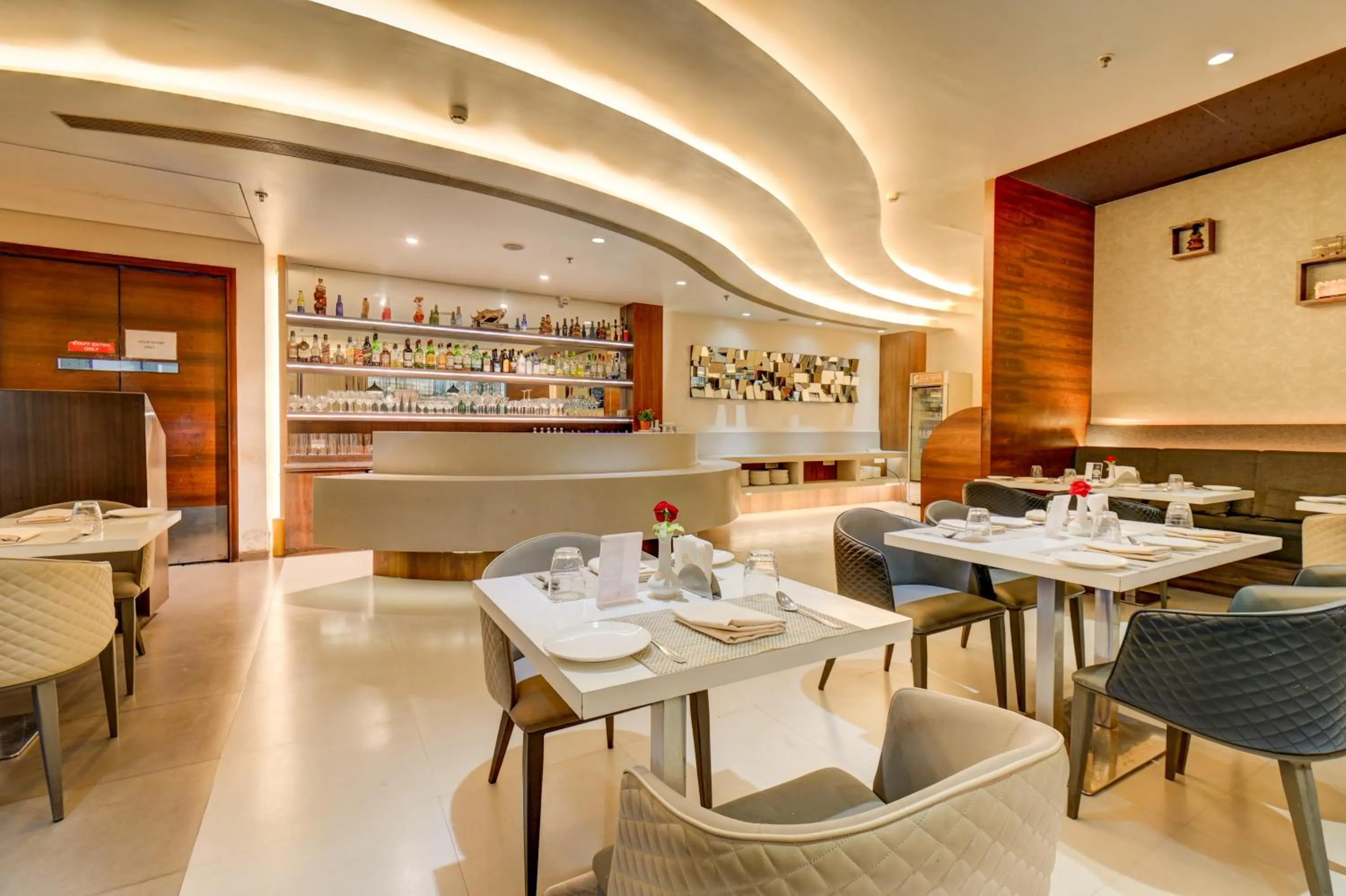 Restaurant/places to eat in The SSK Solitaire Hotel & Banquets