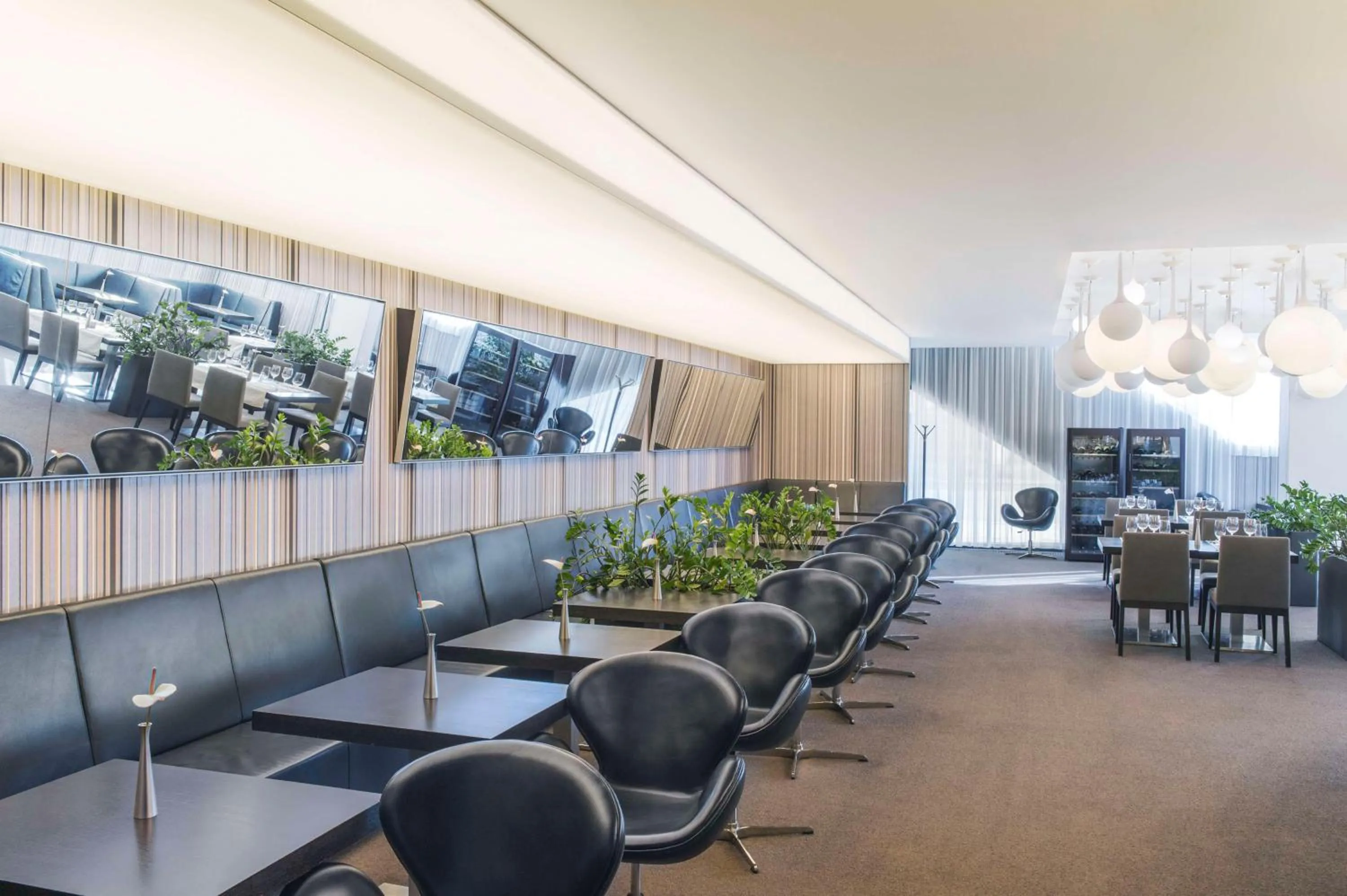 Restaurant/places to eat in NH Bratislava Gate One