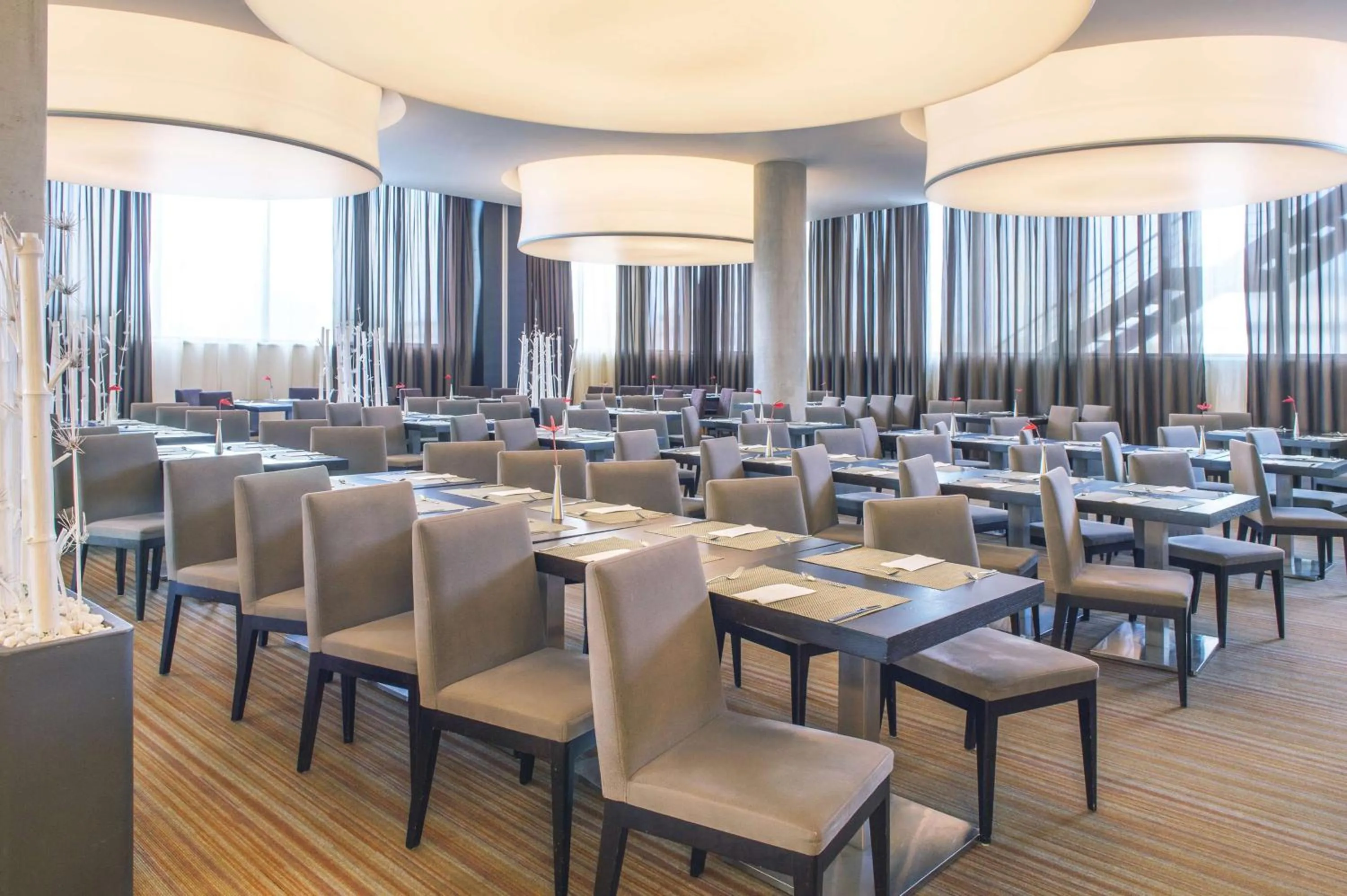 Restaurant/places to eat in NH Bratislava Gate One