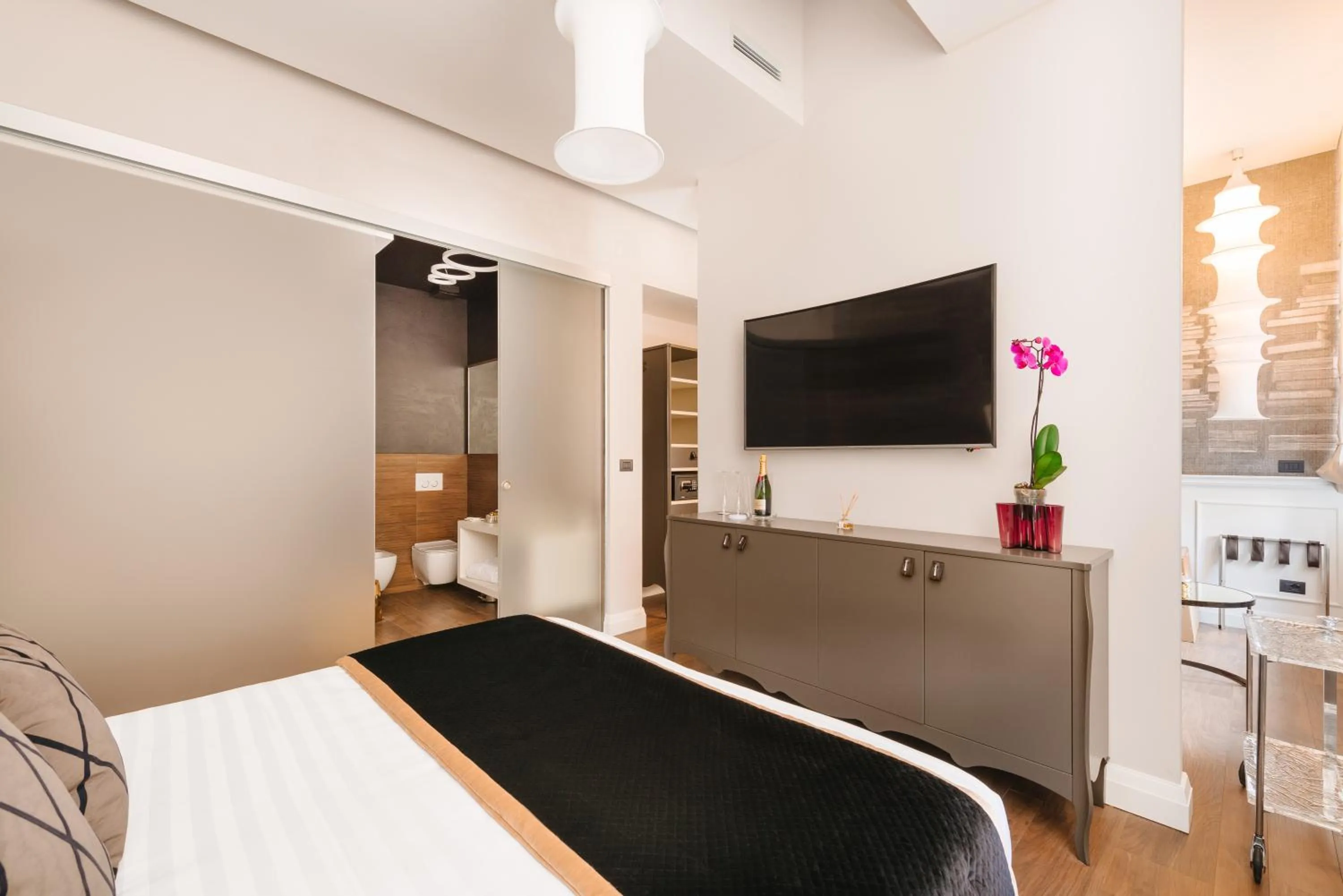 TV and multimedia, Bed in DC Collection Spagna