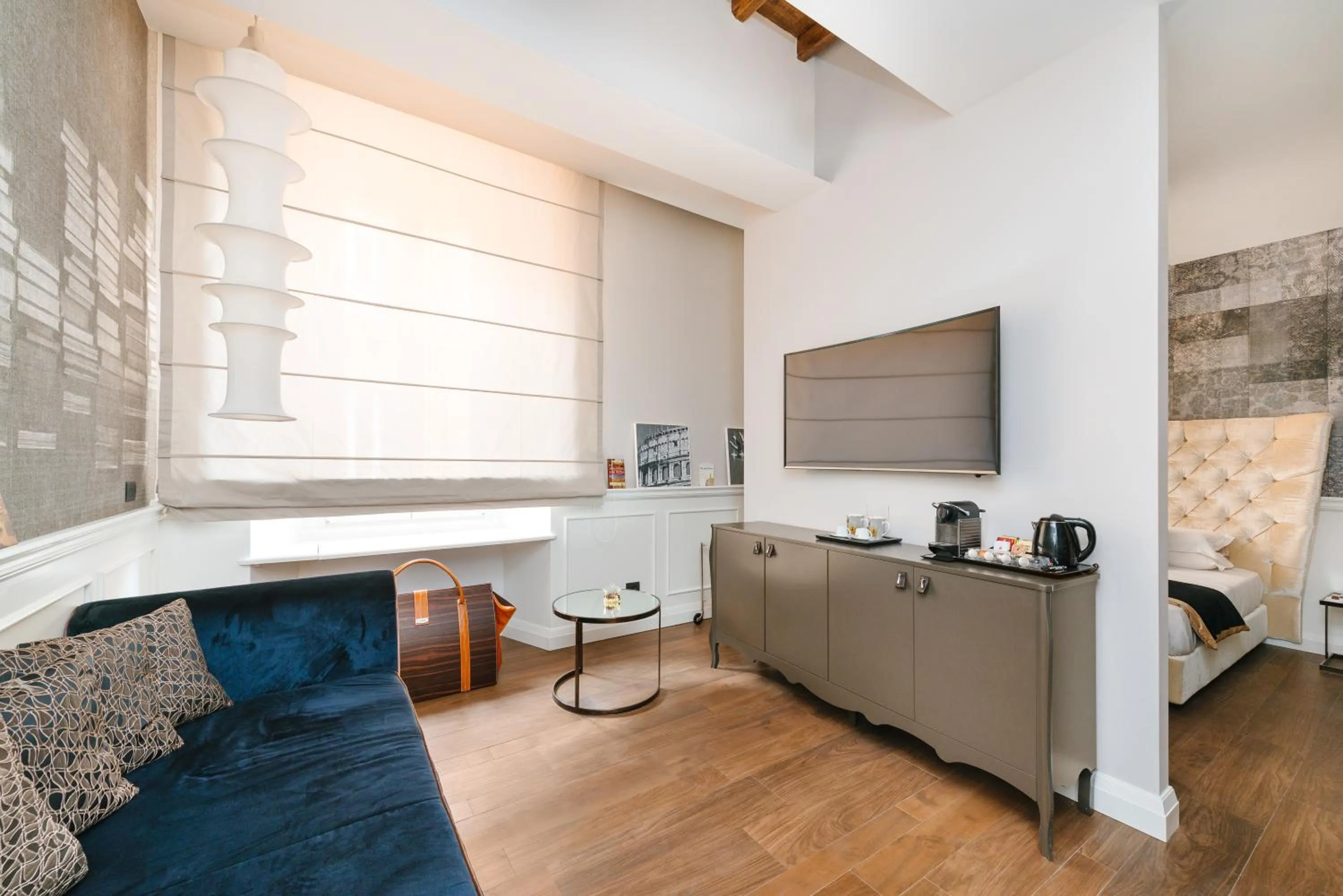 TV and multimedia in DC Collection Spagna