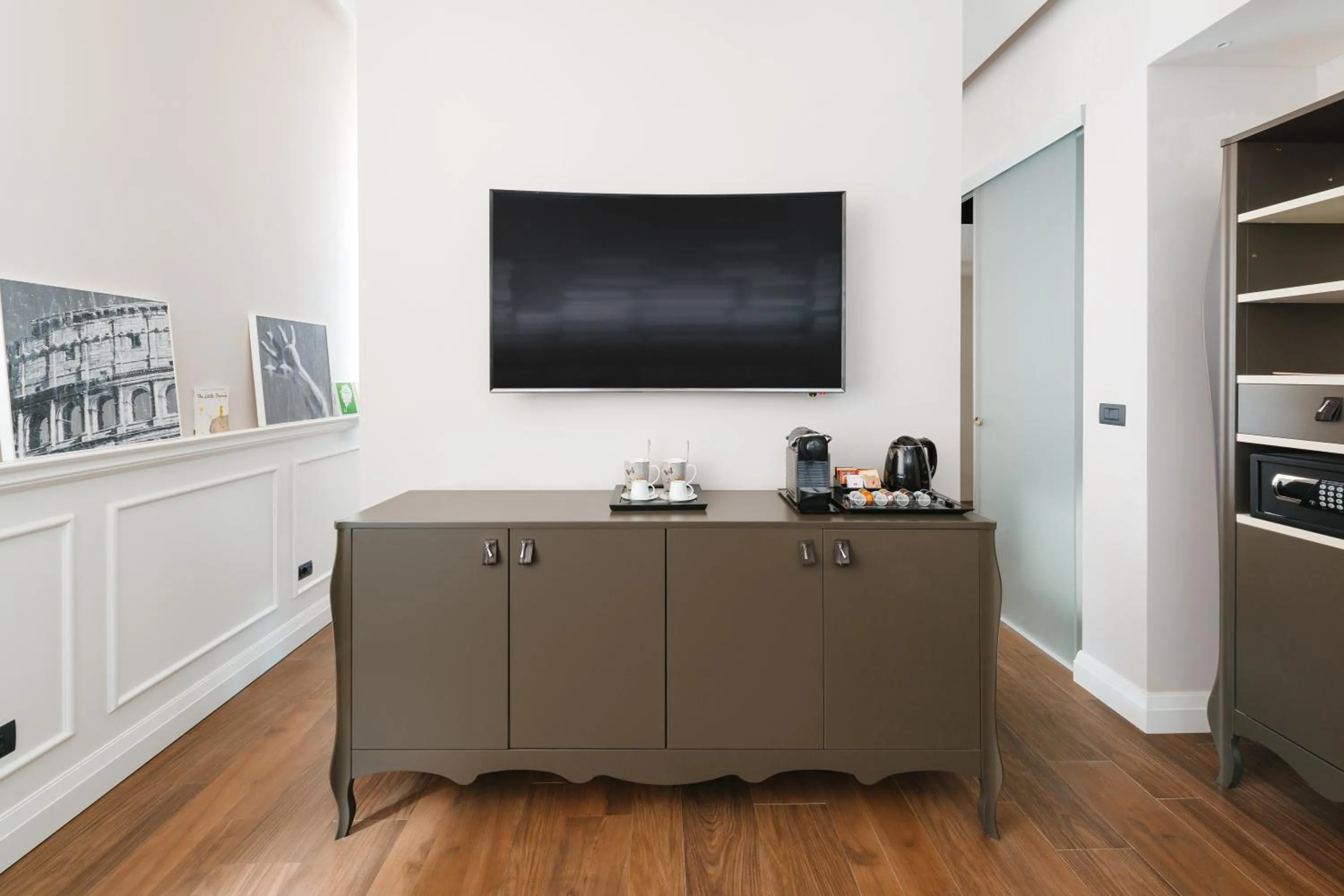 Living room in DC Collection Spagna