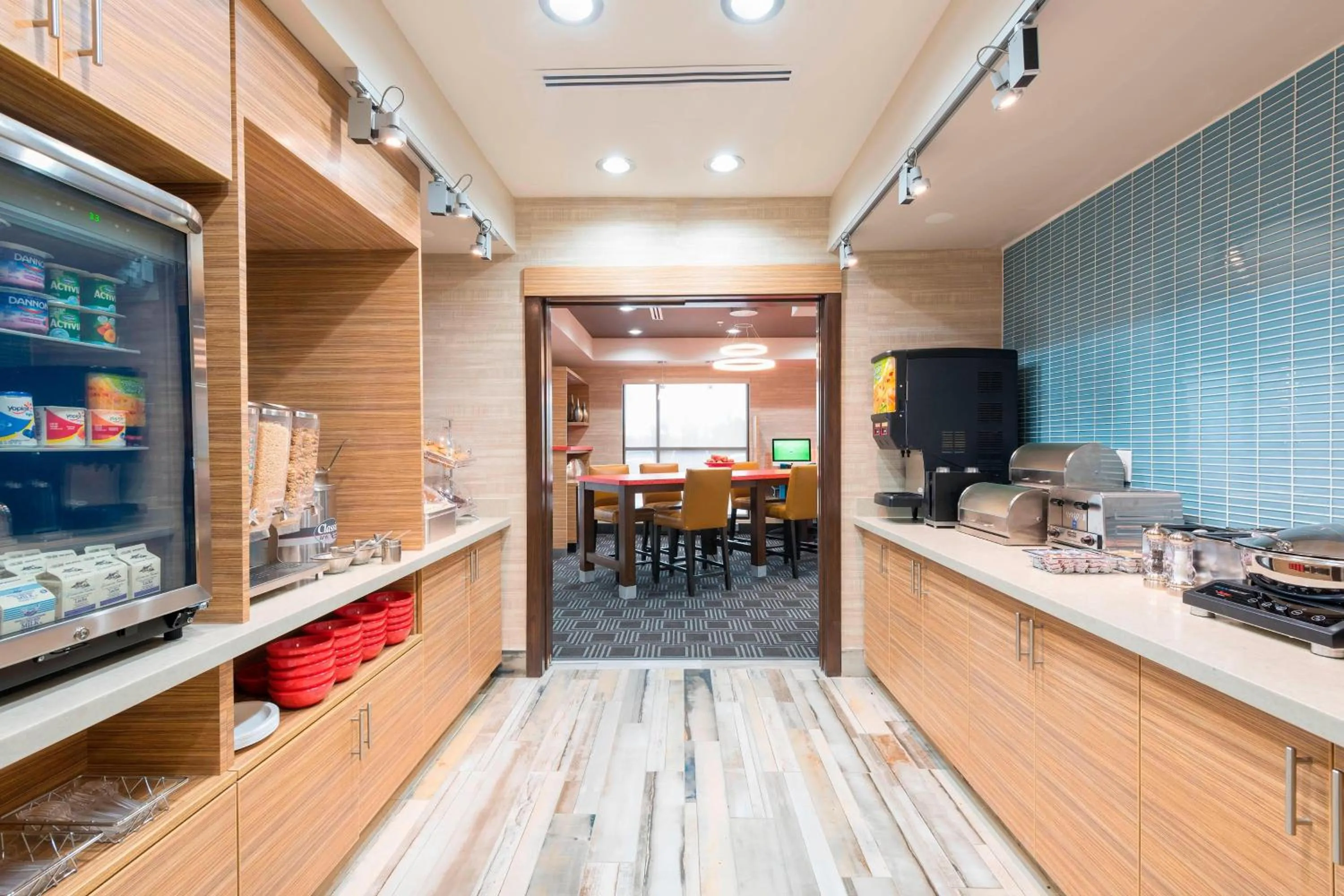 Breakfast in TownePlace Suites by Marriott Ontario-Mansfield