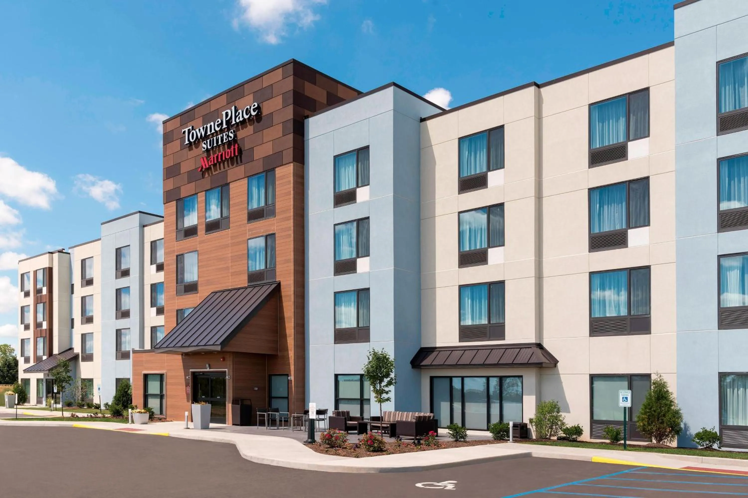 Property building in TownePlace Suites by Marriott Ontario-Mansfield