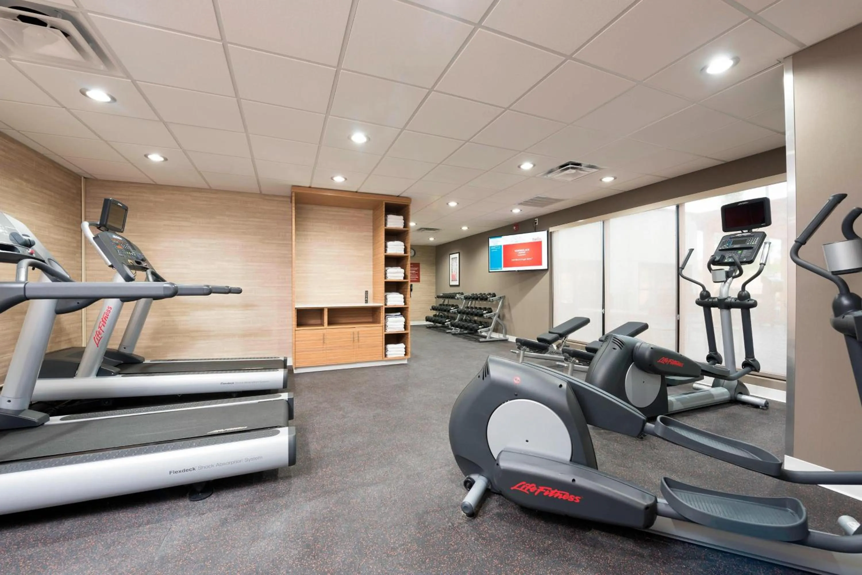 Fitness centre/facilities in TownePlace Suites by Marriott Ontario-Mansfield
