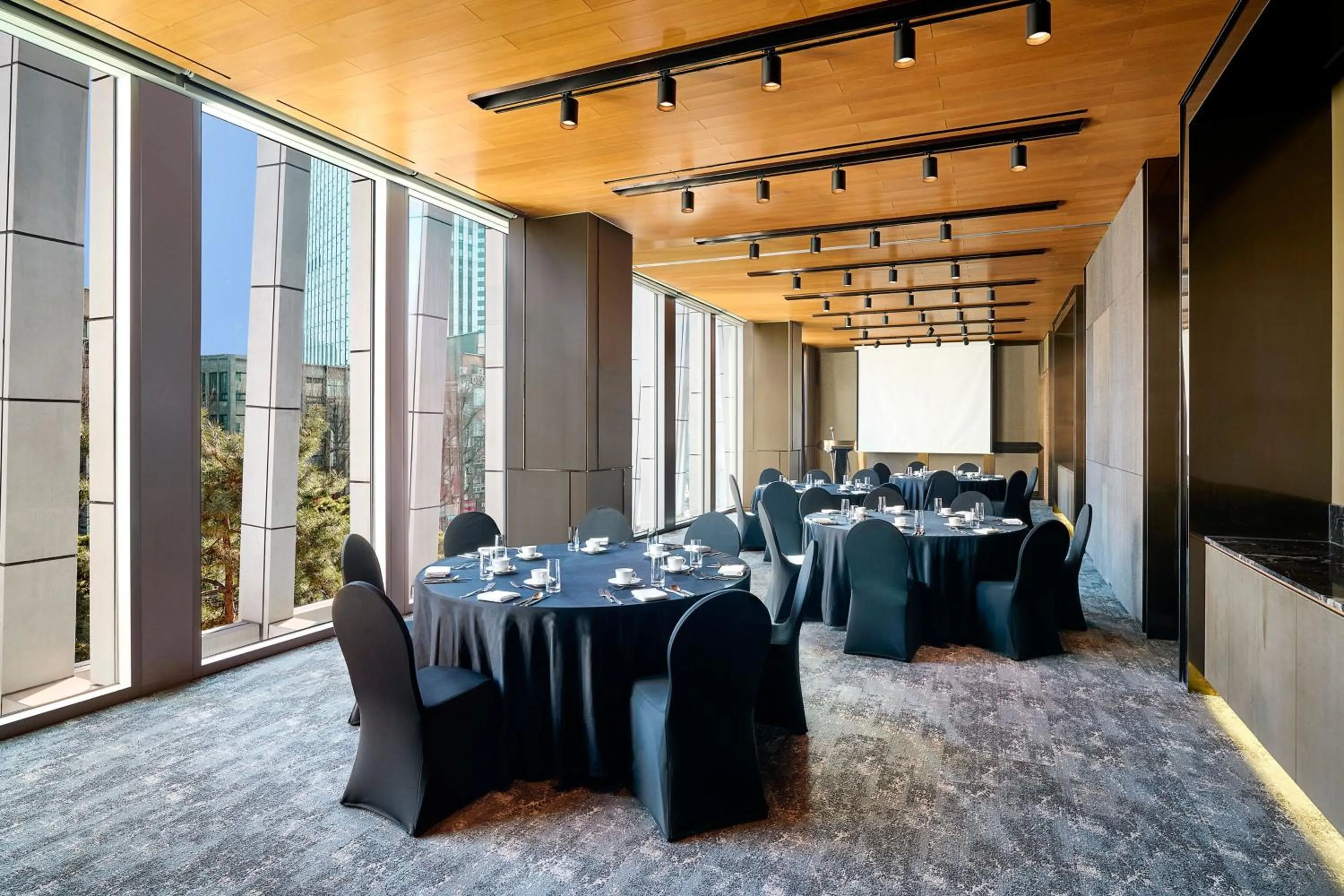 Meeting/conference room in Courtyard by Marriott Seoul Namdaemun