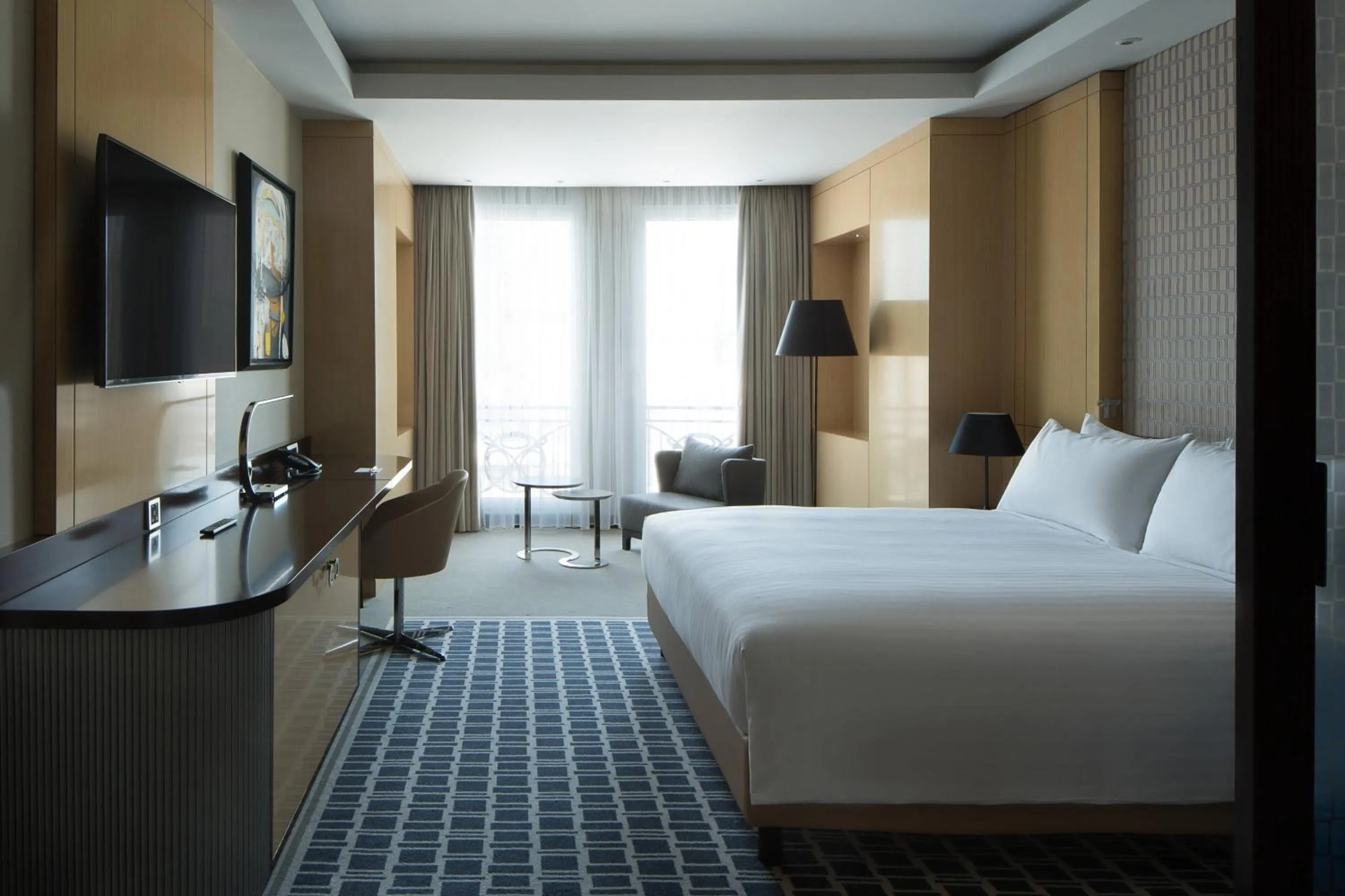 Photo of the whole room, Bed in Skopje Marriott Hotel