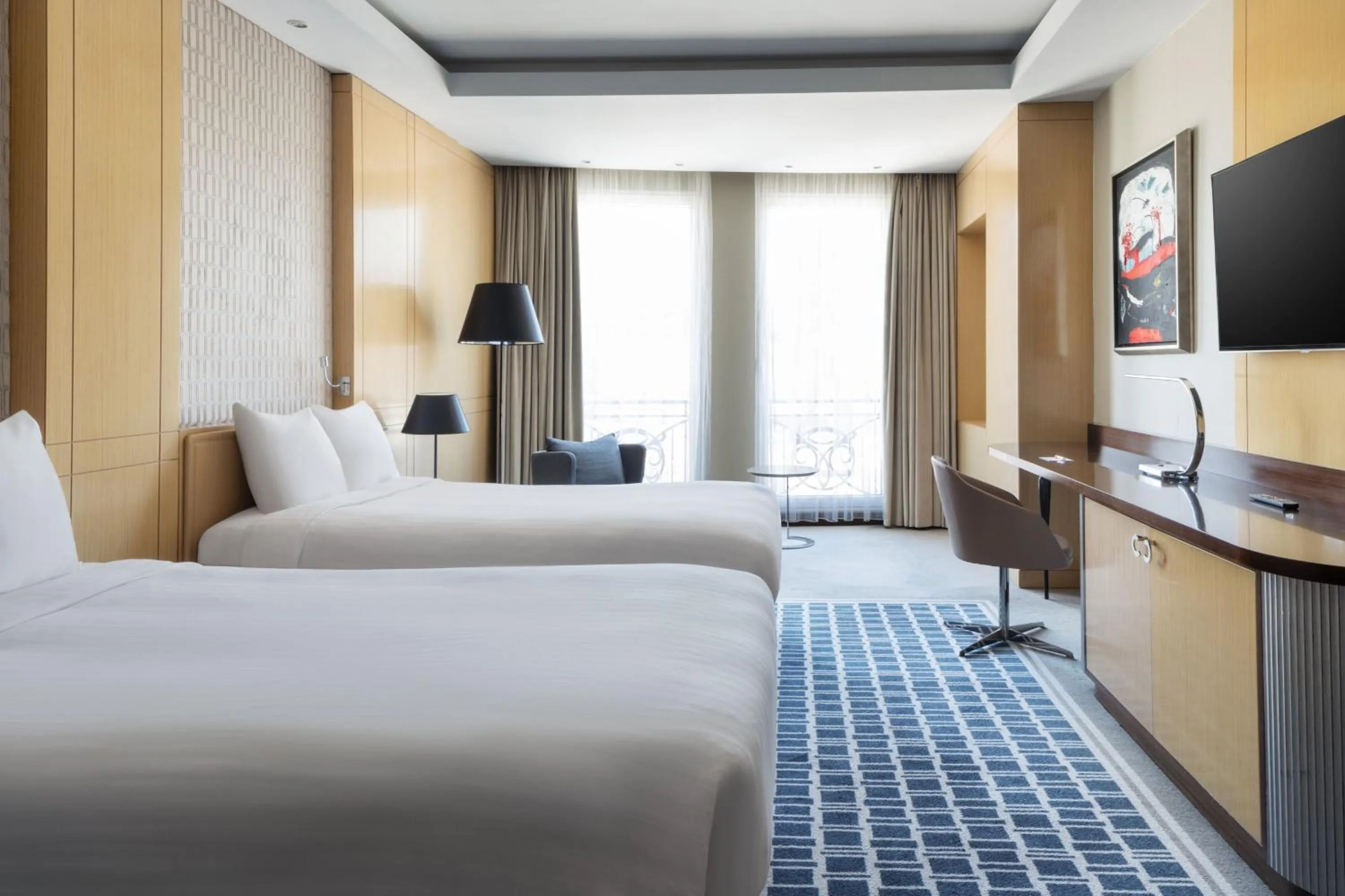 Photo of the whole room, Bed in Skopje Marriott Hotel