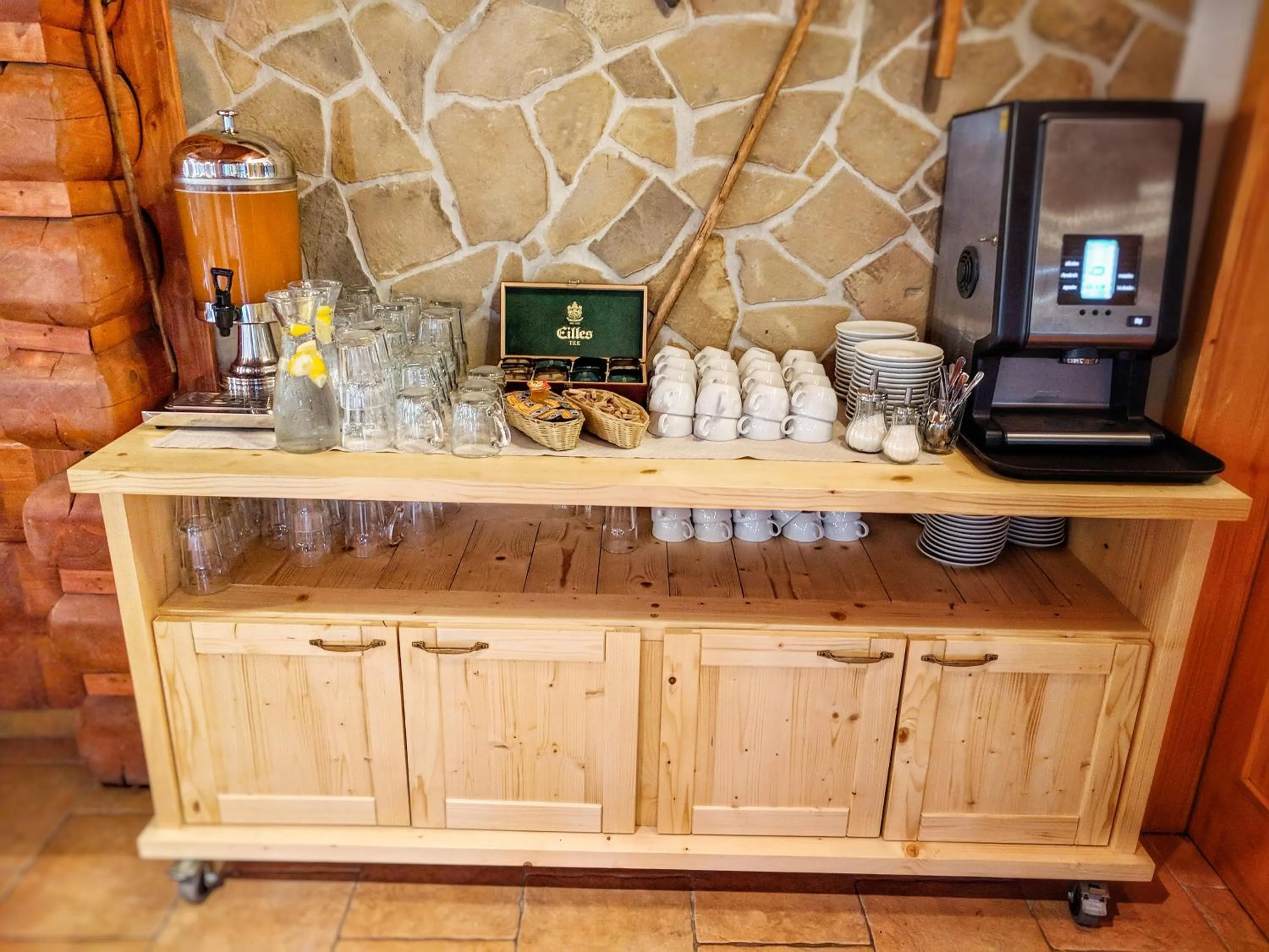 Restaurant/places to eat in Hotel Koliba Greta