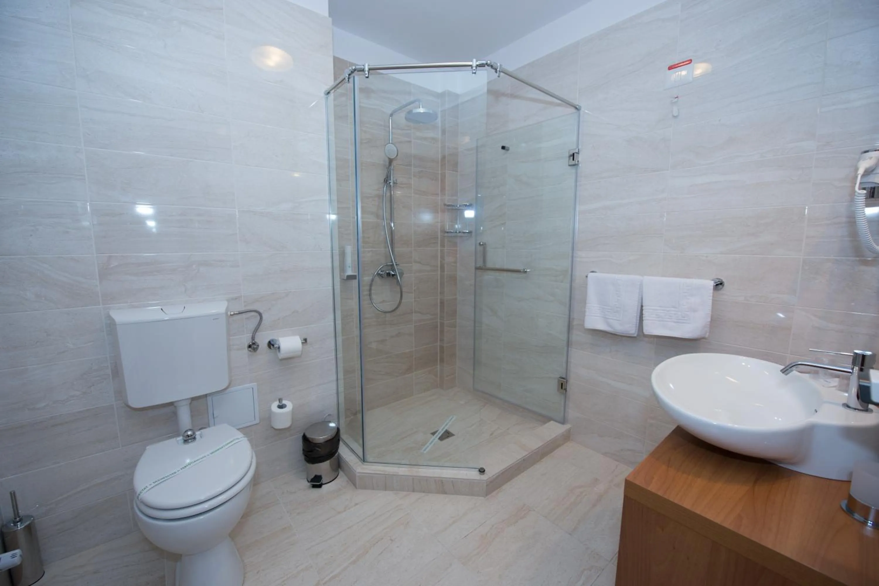 Bathroom in Hotel TTS**** Spa&Wellness Covasna