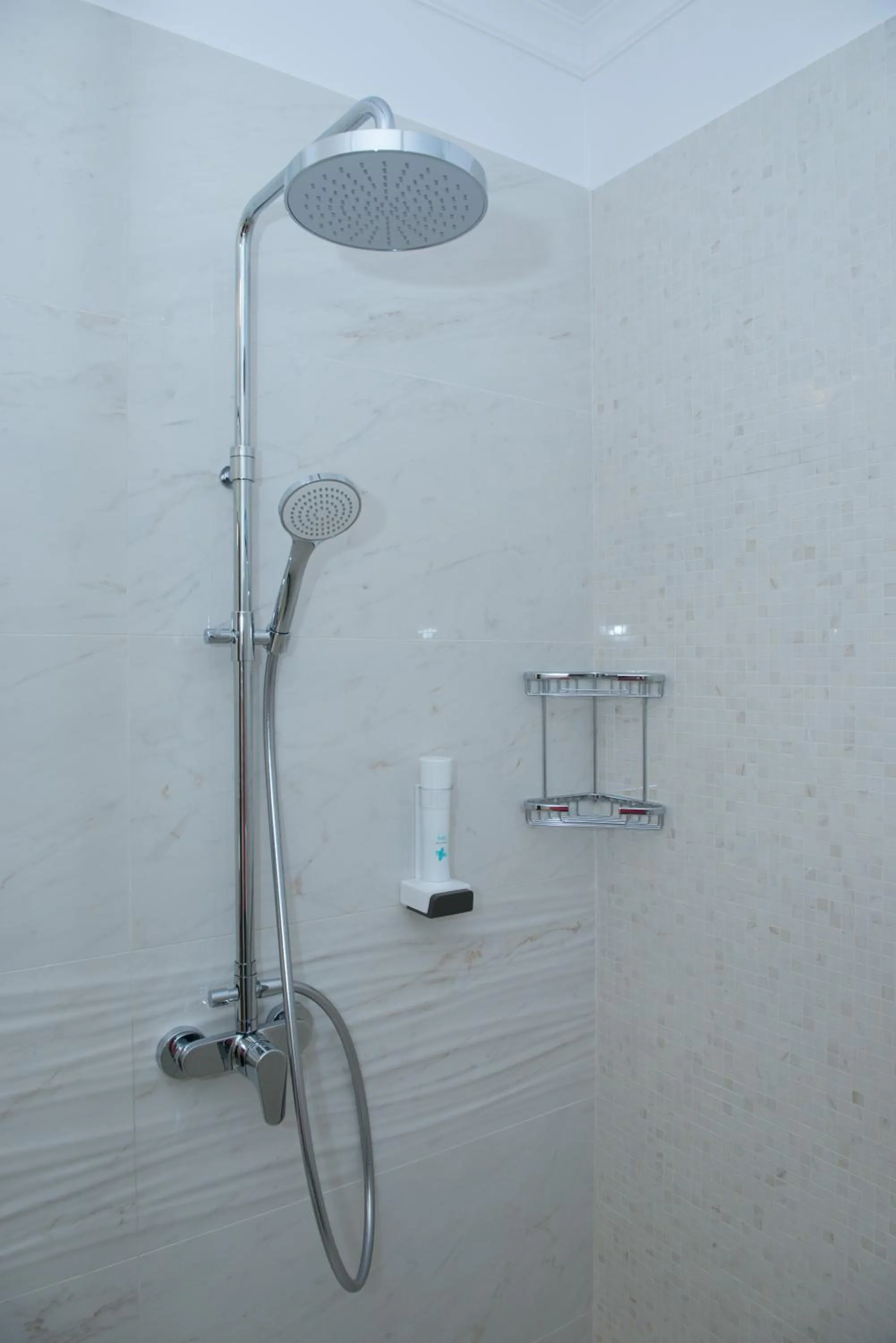 Shower in Hotel TTS**** Spa&Wellness Covasna