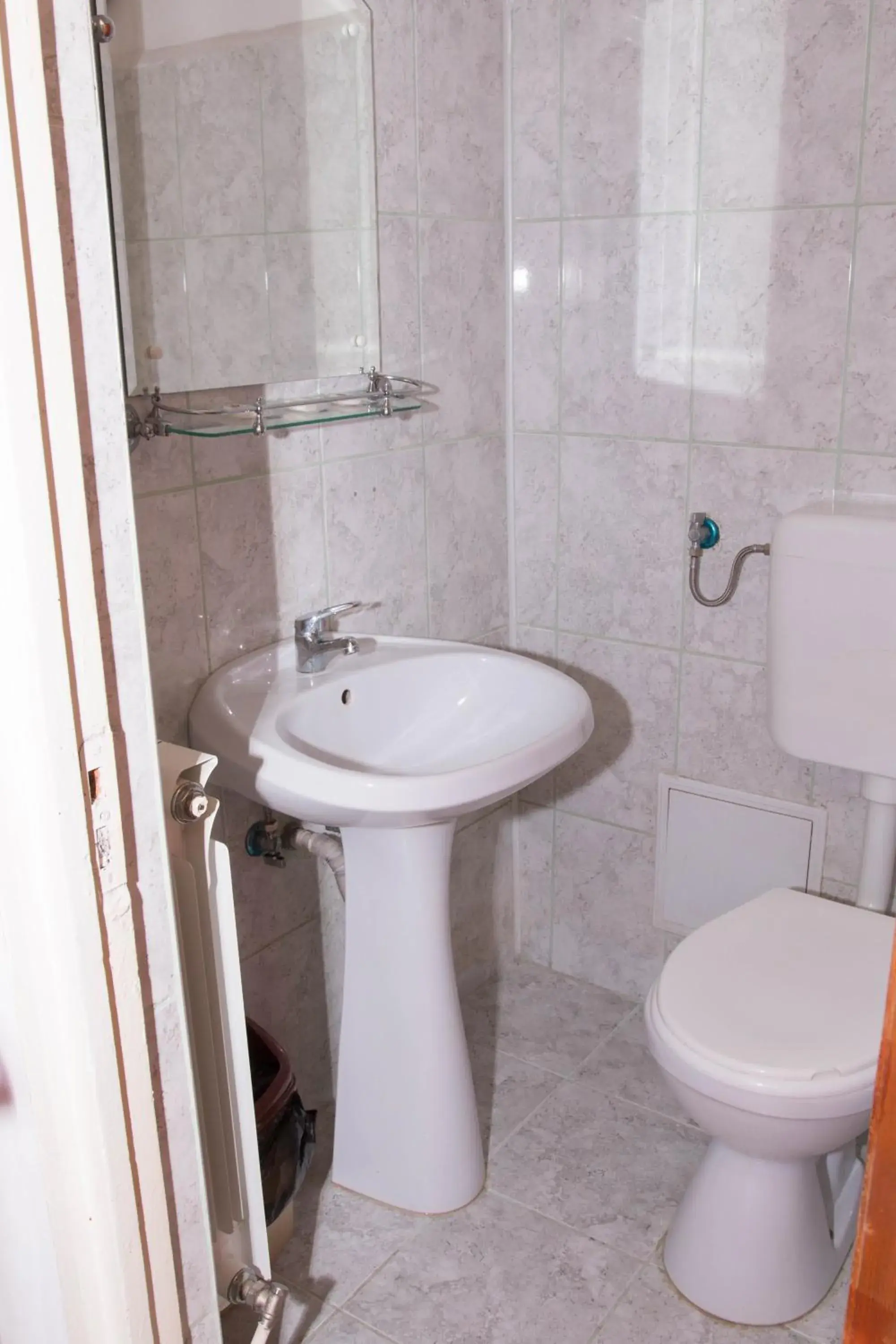 Double Room in Hotel Magurele Double Room in Hotel Magurele