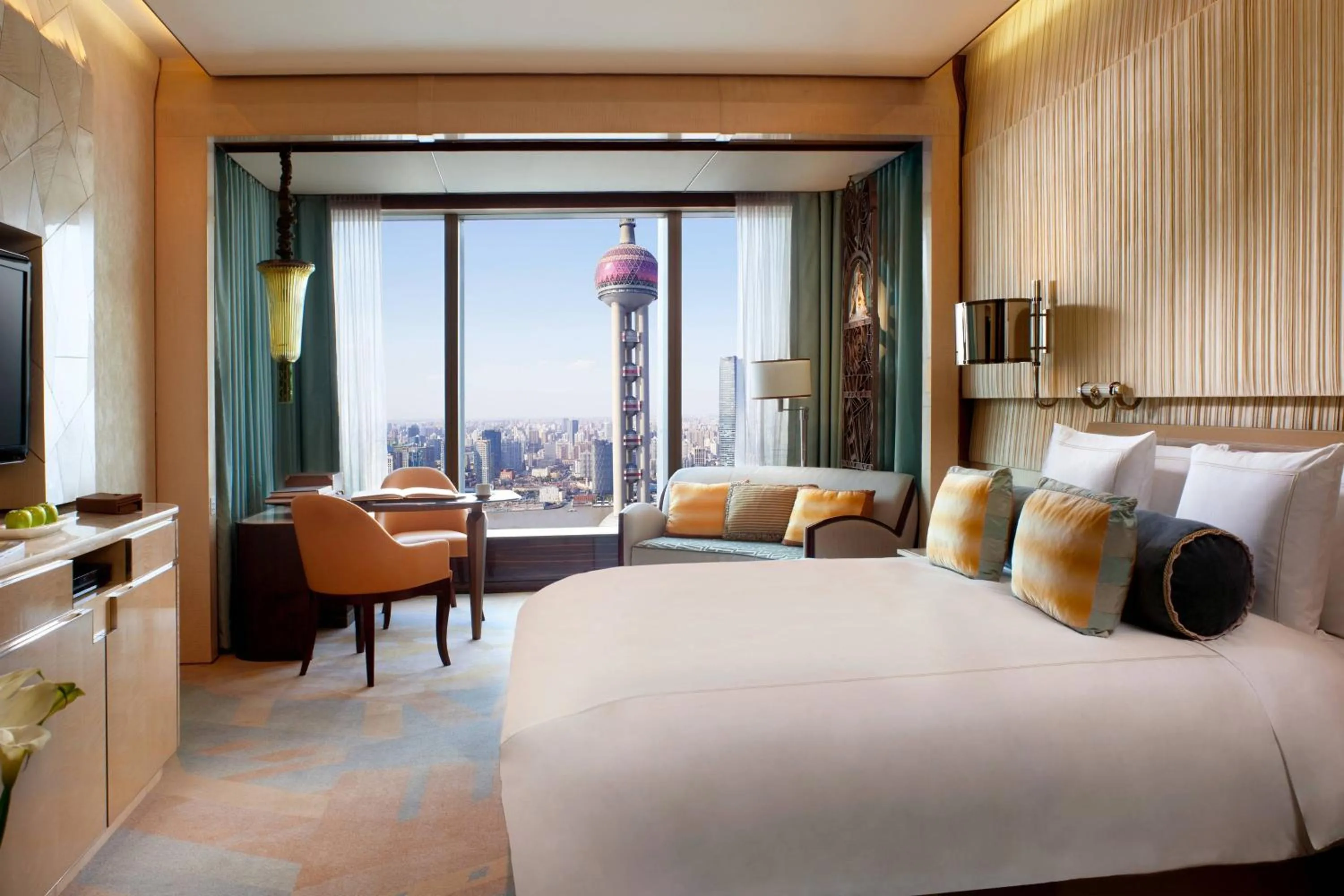 Photo of the whole room, Bed in The Ritz-Carlton Shanghai, Pudong