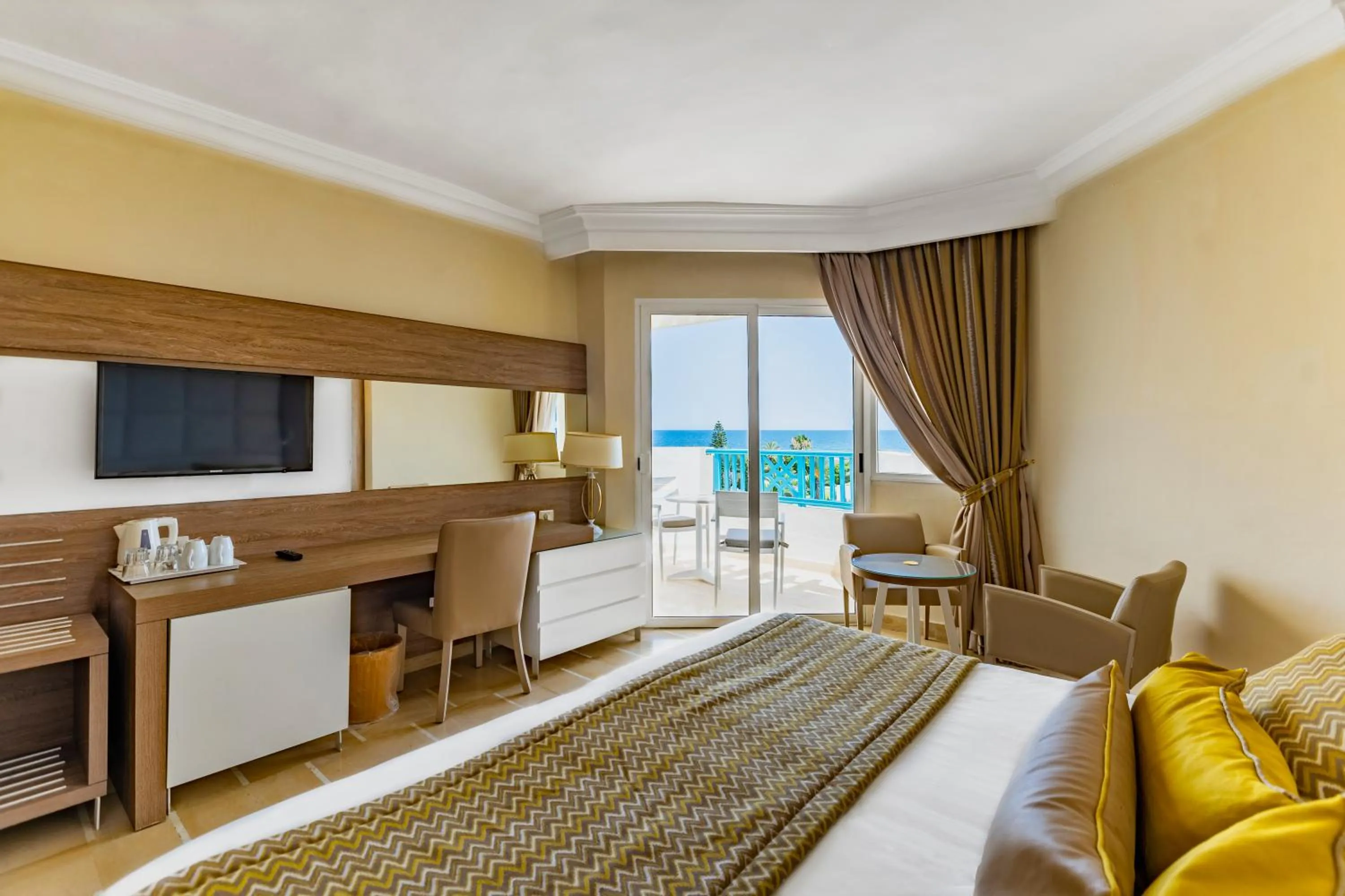 Balcony/Terrace, Bed in Sentido Bellevue Park