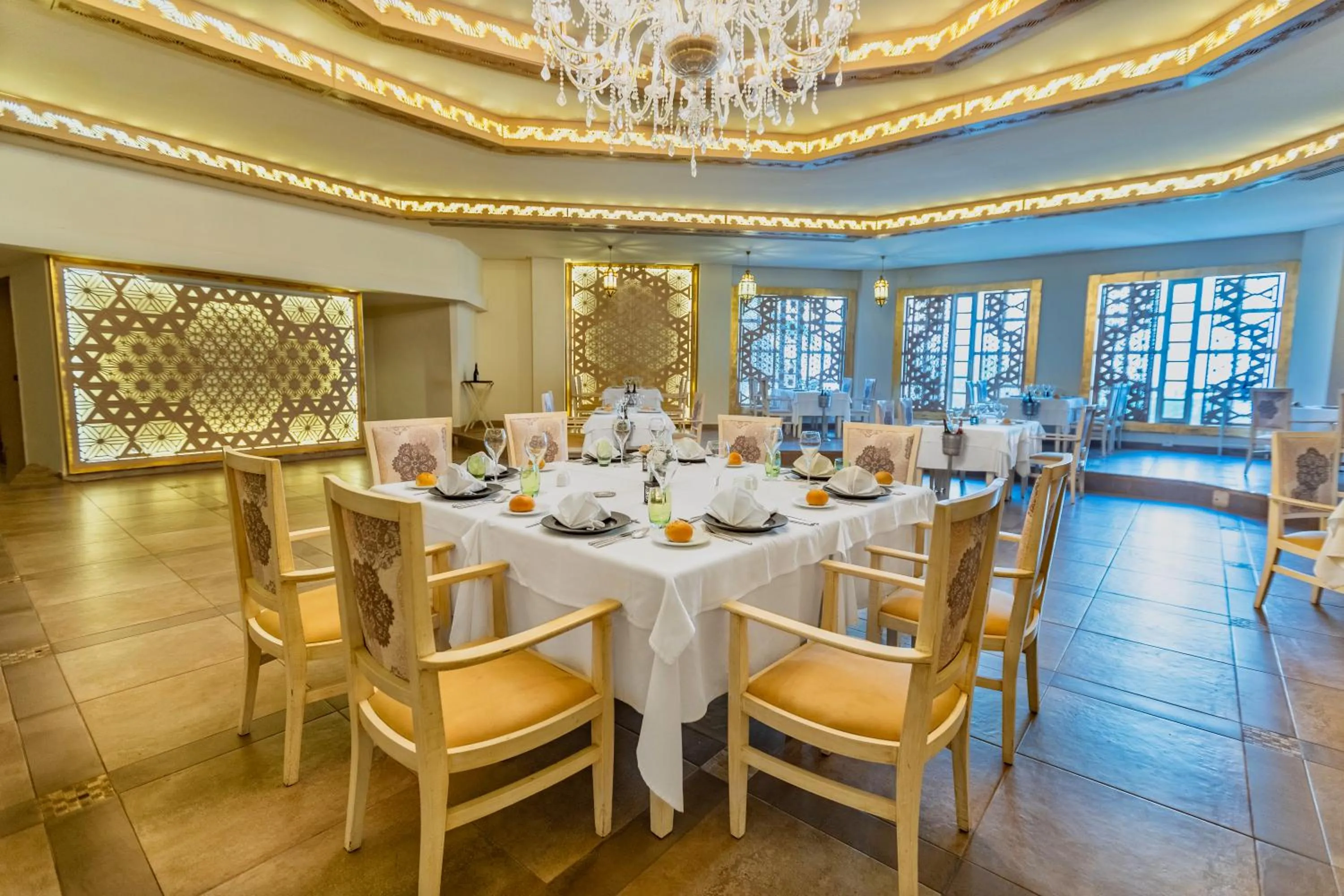 Restaurant/places to eat in Sentido Bellevue Park