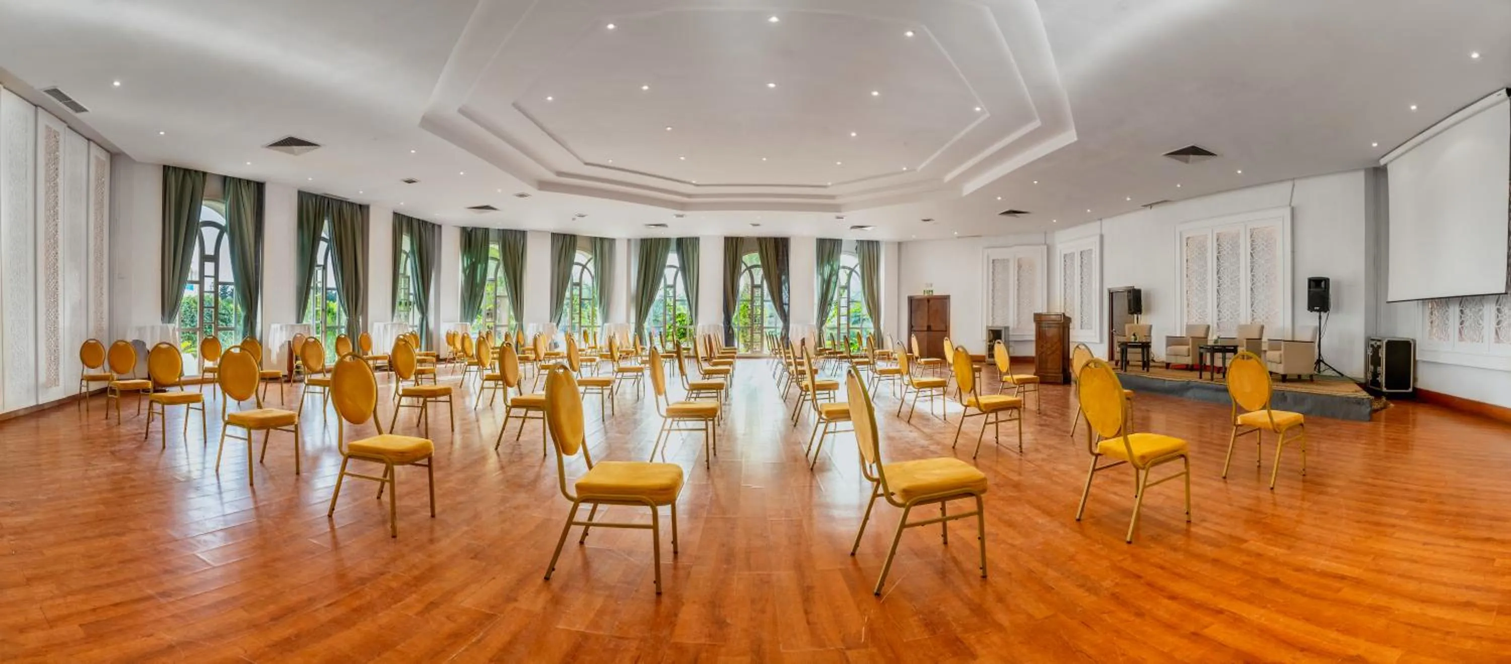 Business facilities in Sentido Bellevue Park