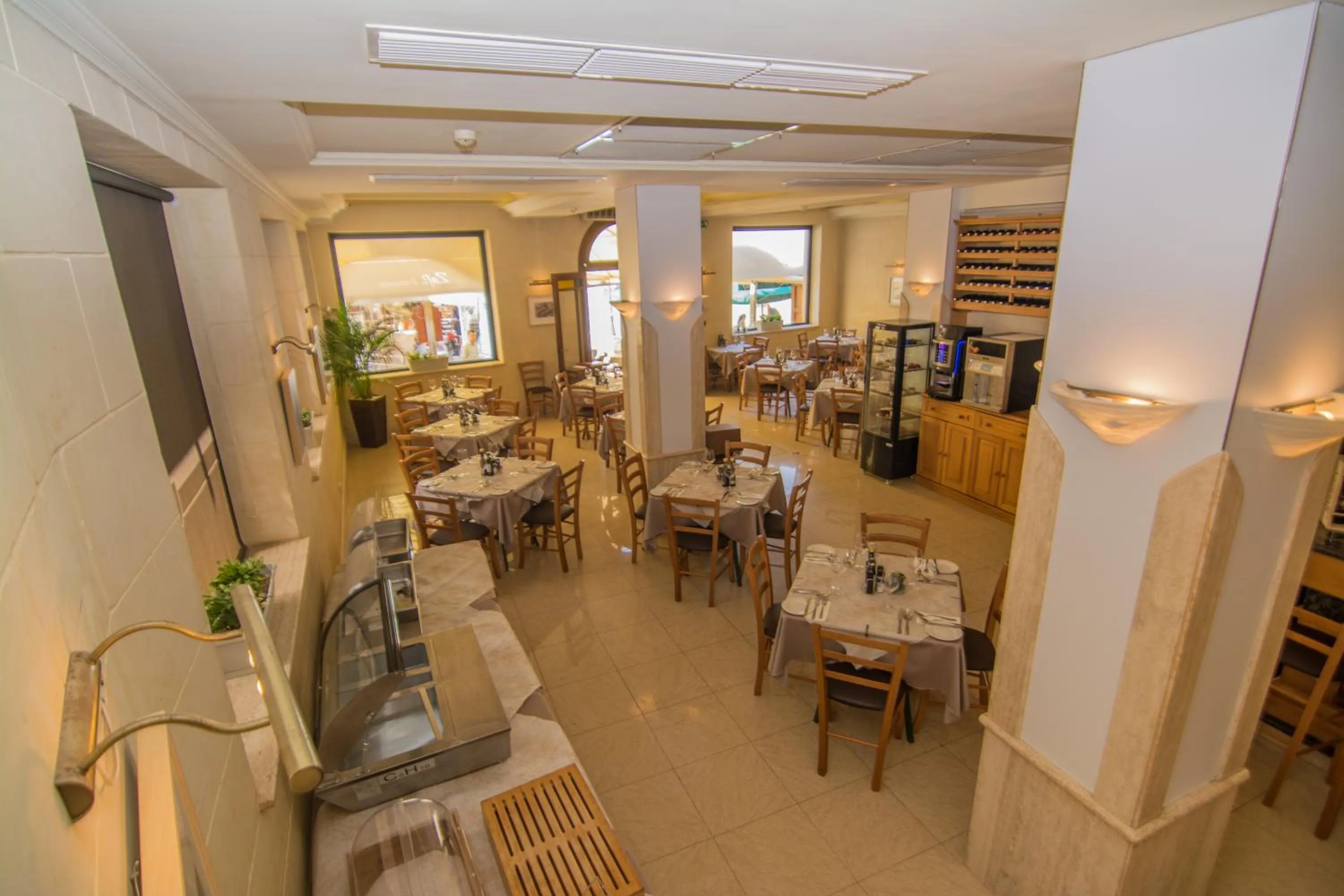 Restaurant/places to eat in Hotel San Andrea
