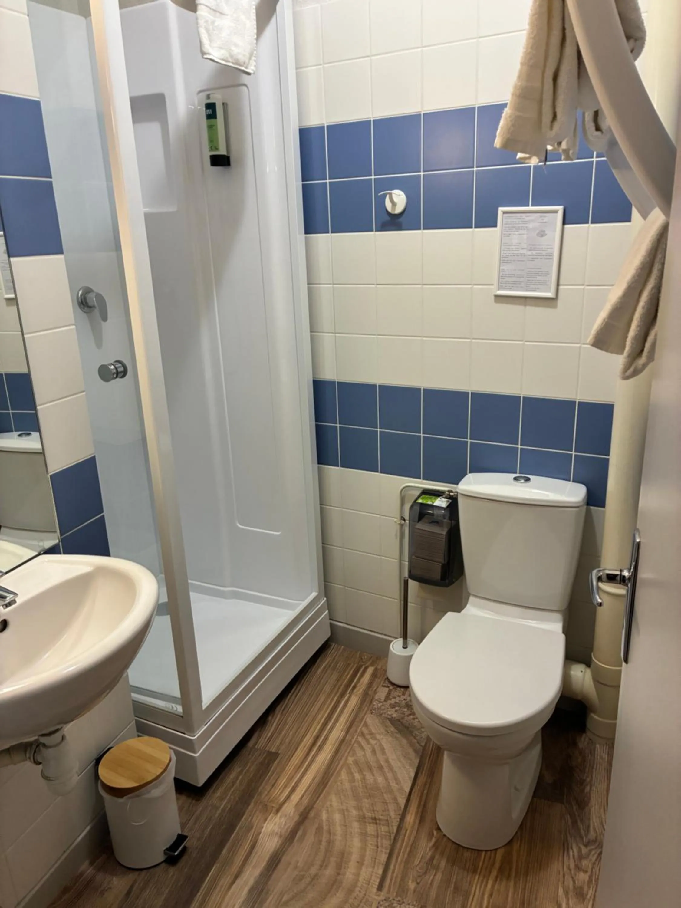 Logis Hôtel du Commerce