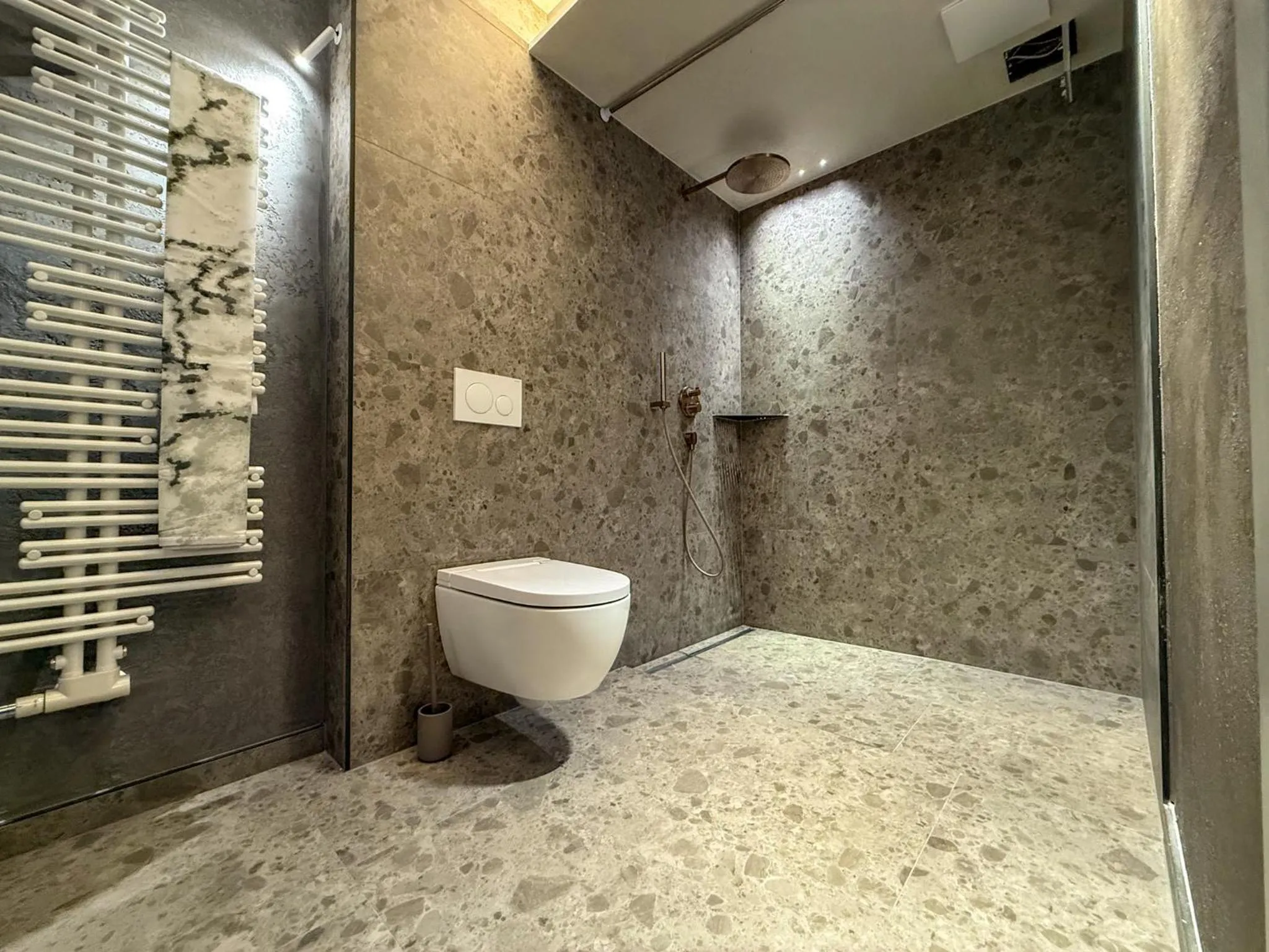 Shower in zum Senner Suites Zillertal