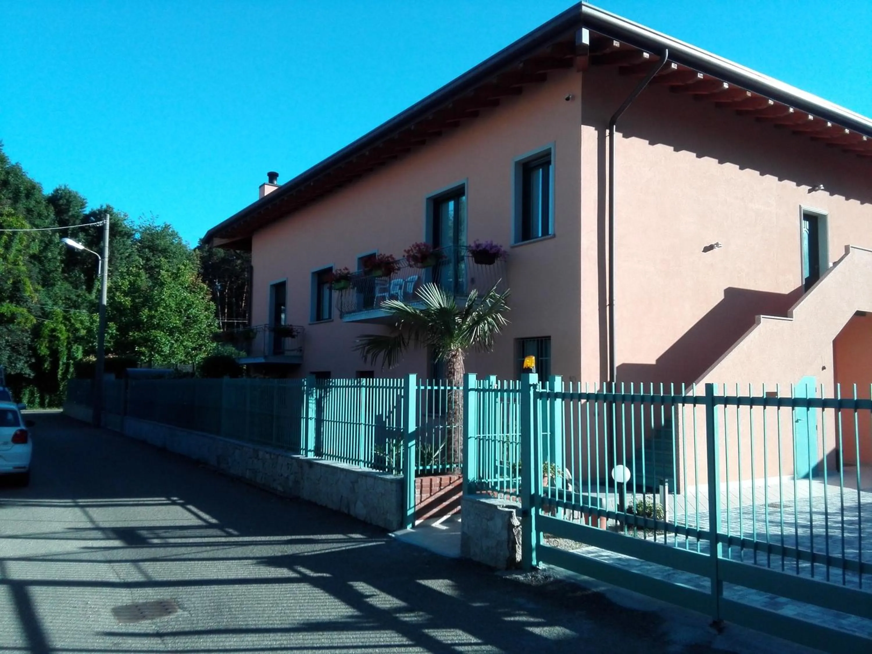 Property building in Villa Ormeni