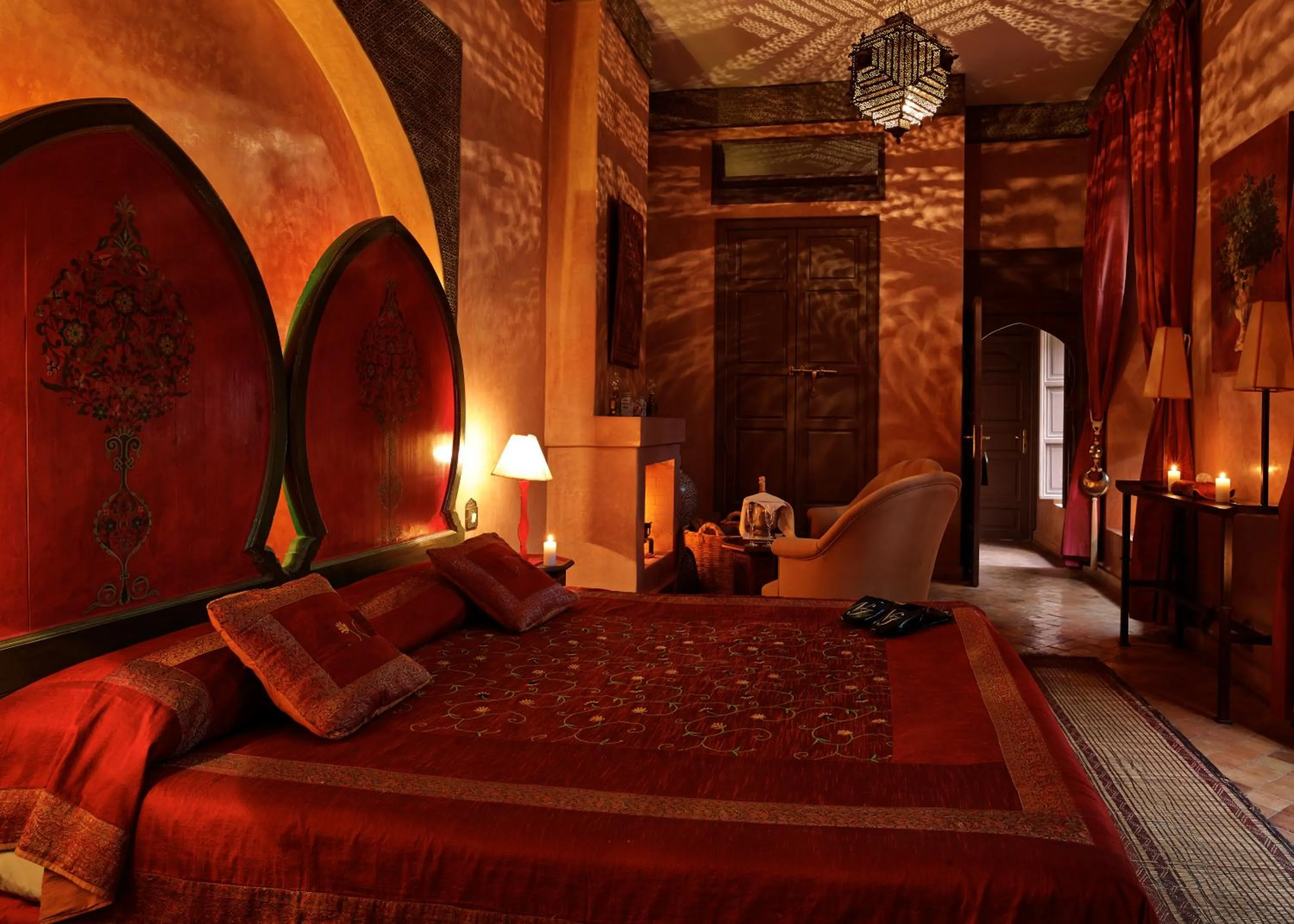 Bed in Riad Noir d'Ivoire