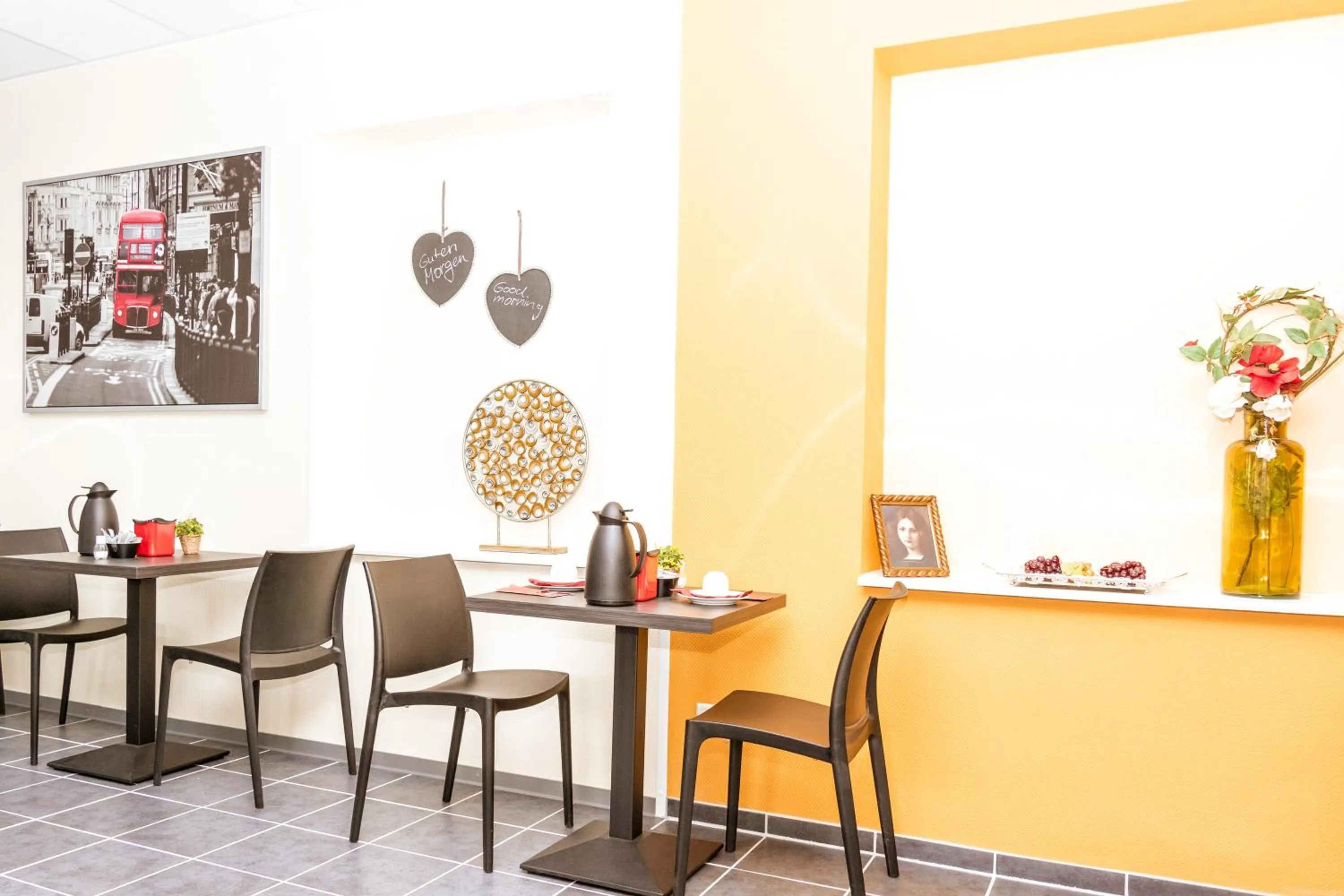 Restaurant/places to eat in Messe Motel Laatzen