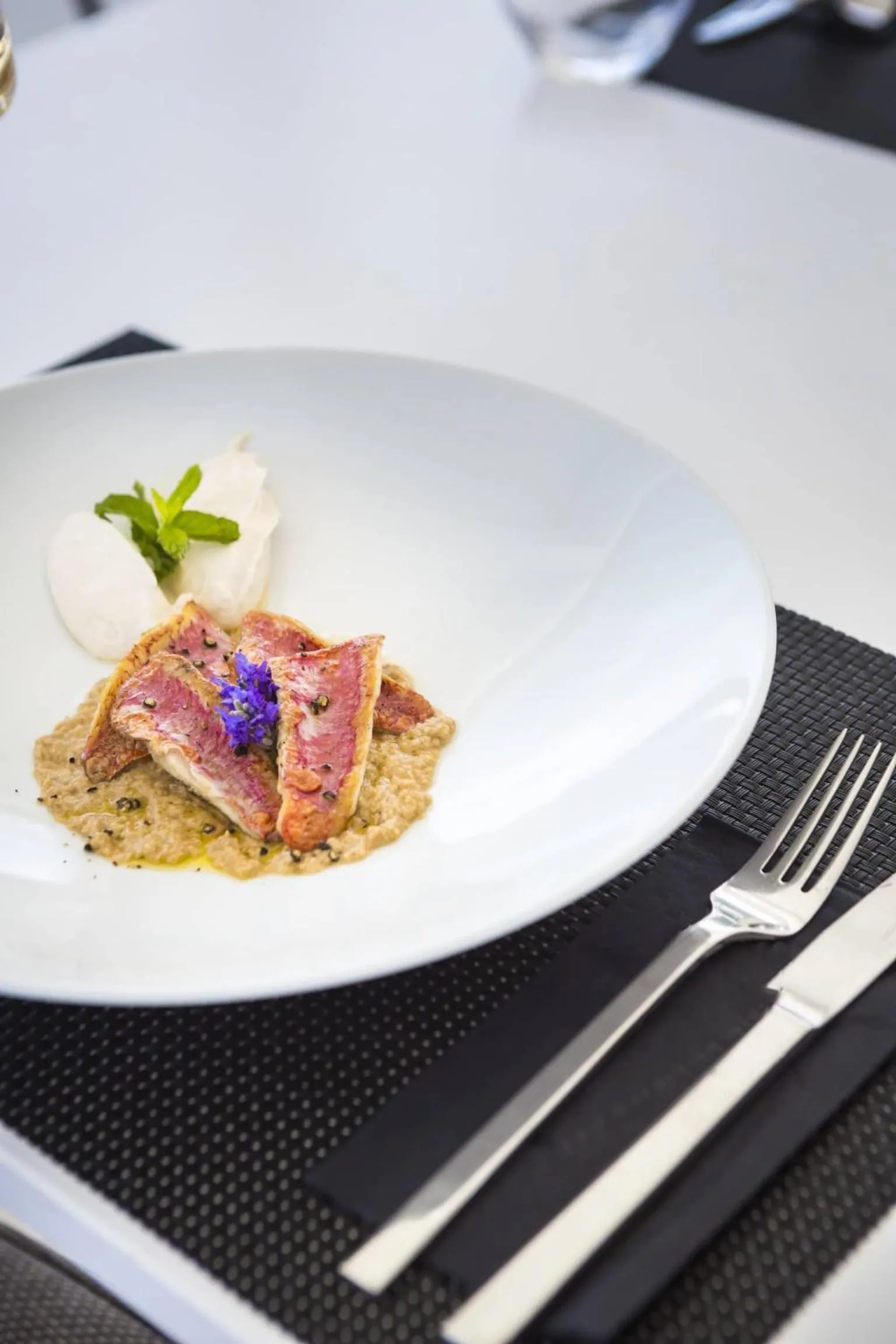 Food and drinks in LYO Boutique Hotel