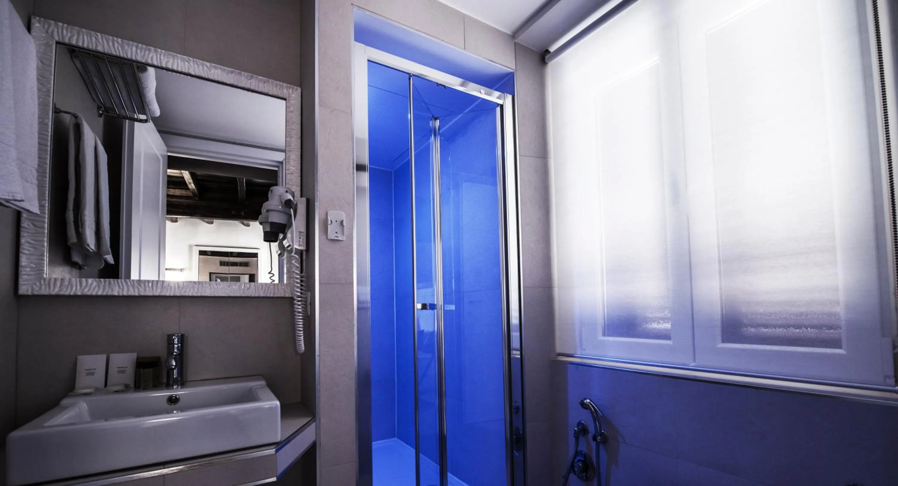 Bathroom in Town House Spagna- luxury Rooms with Jacuzzi Bath