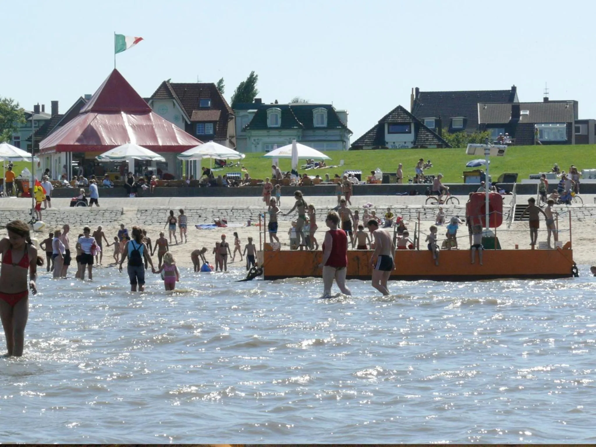 People in Hotel Villa Caldera