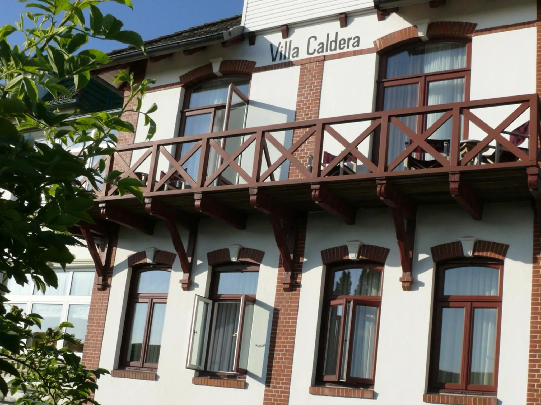 Facade/entrance in Hotel Villa Caldera